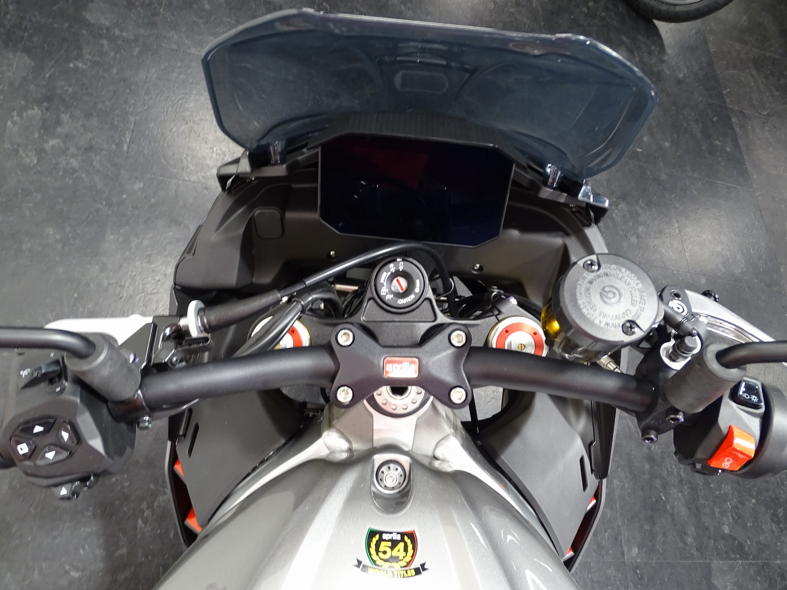 APRILIA TUONO V4 1100