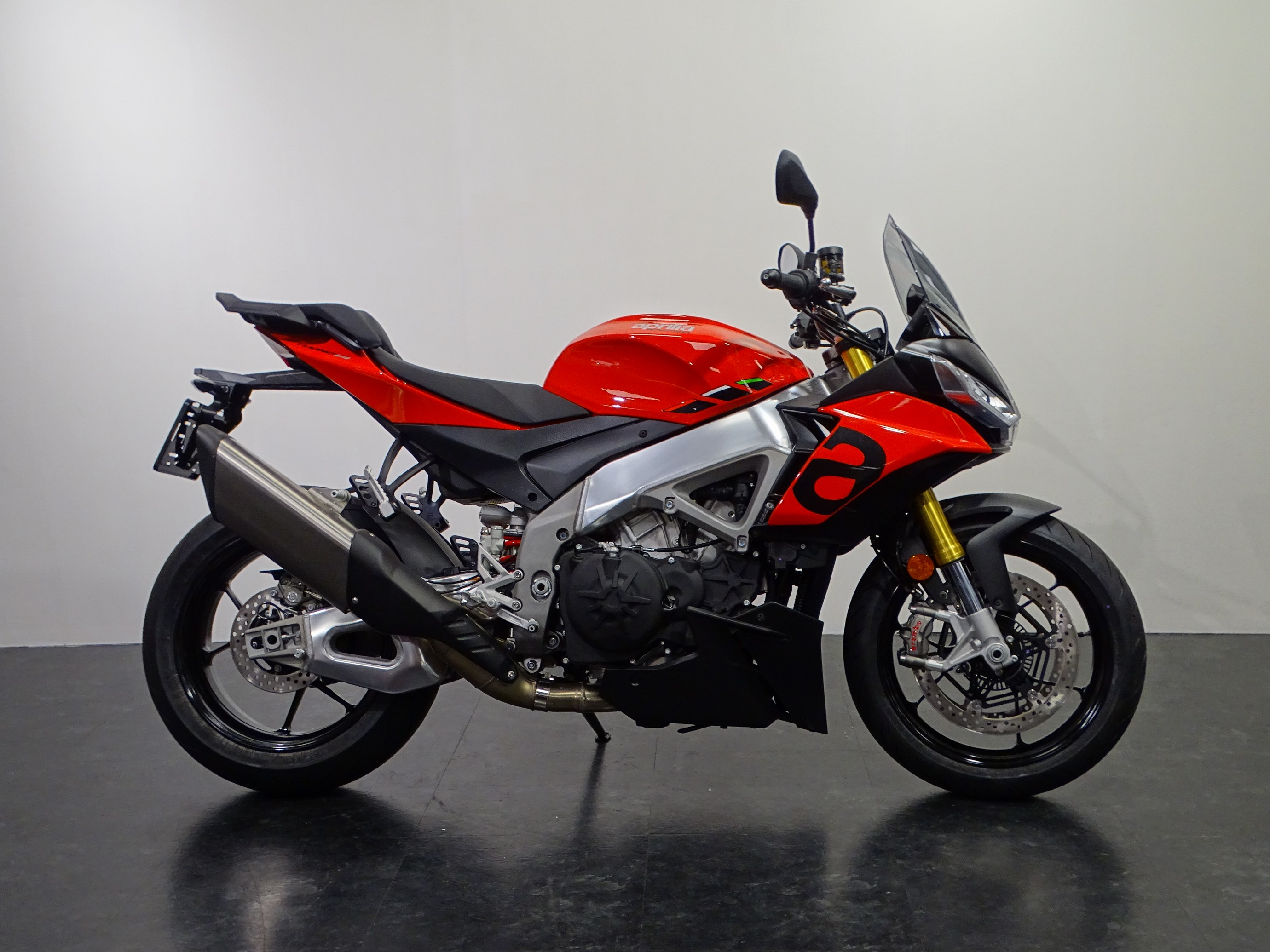 APRILIA TUONO V4 1100