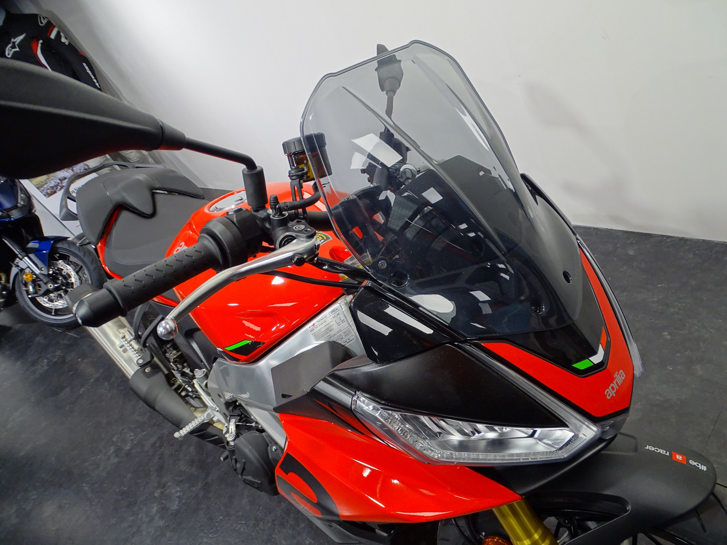 APRILIA TUONO V4 1100