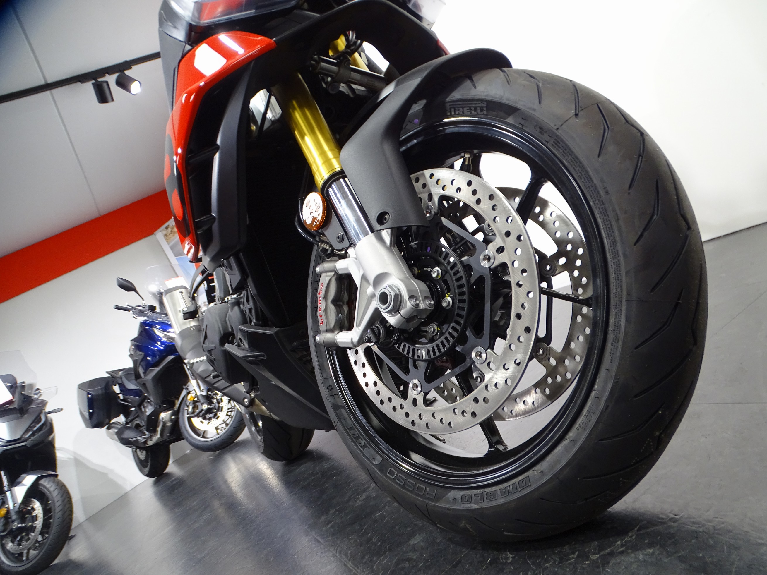 APRILIA TUONO V4 1100