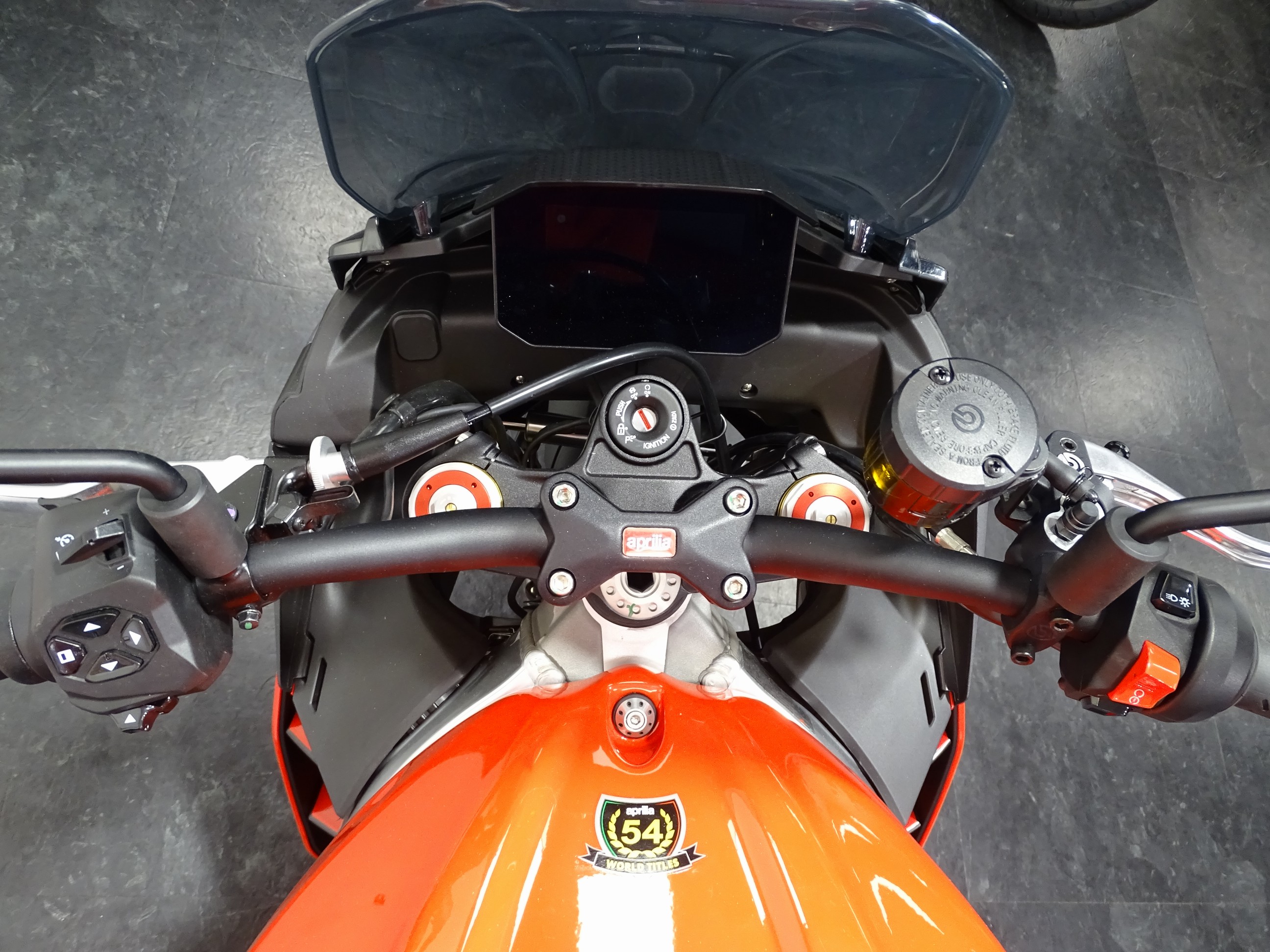 APRILIA TUONO V4 1100