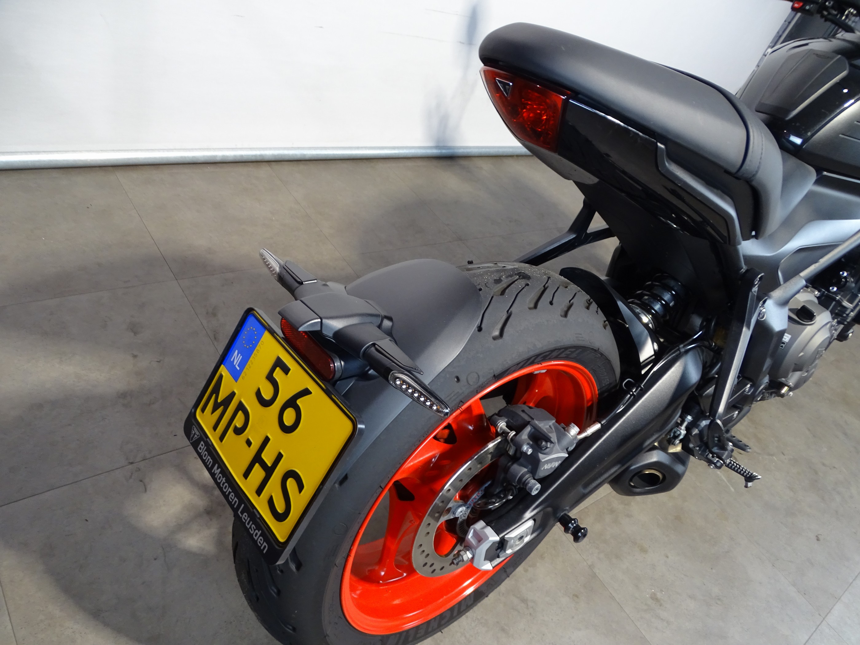 TRIUMPH TRIDENT 660