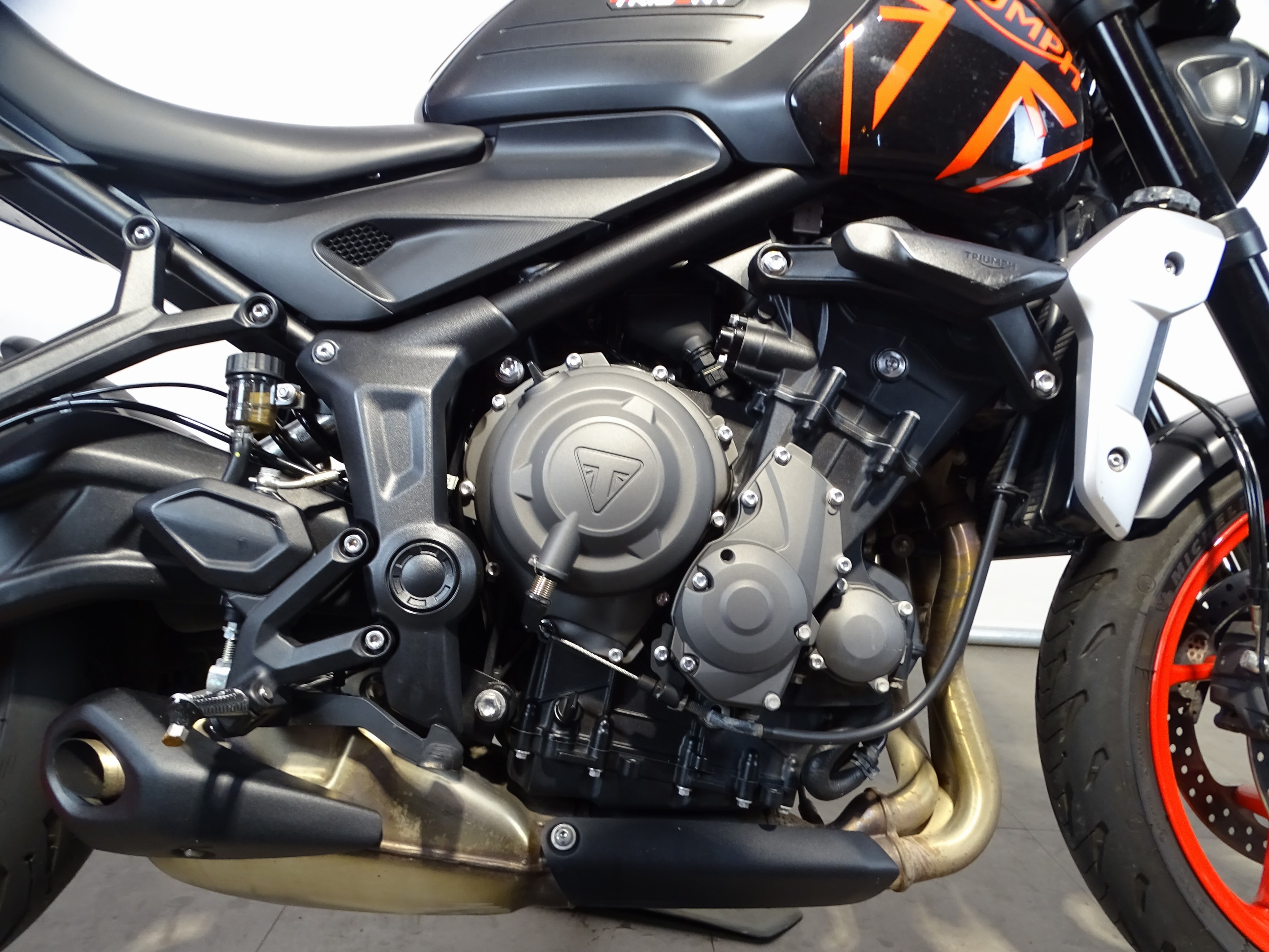 TRIUMPH TRIDENT 660