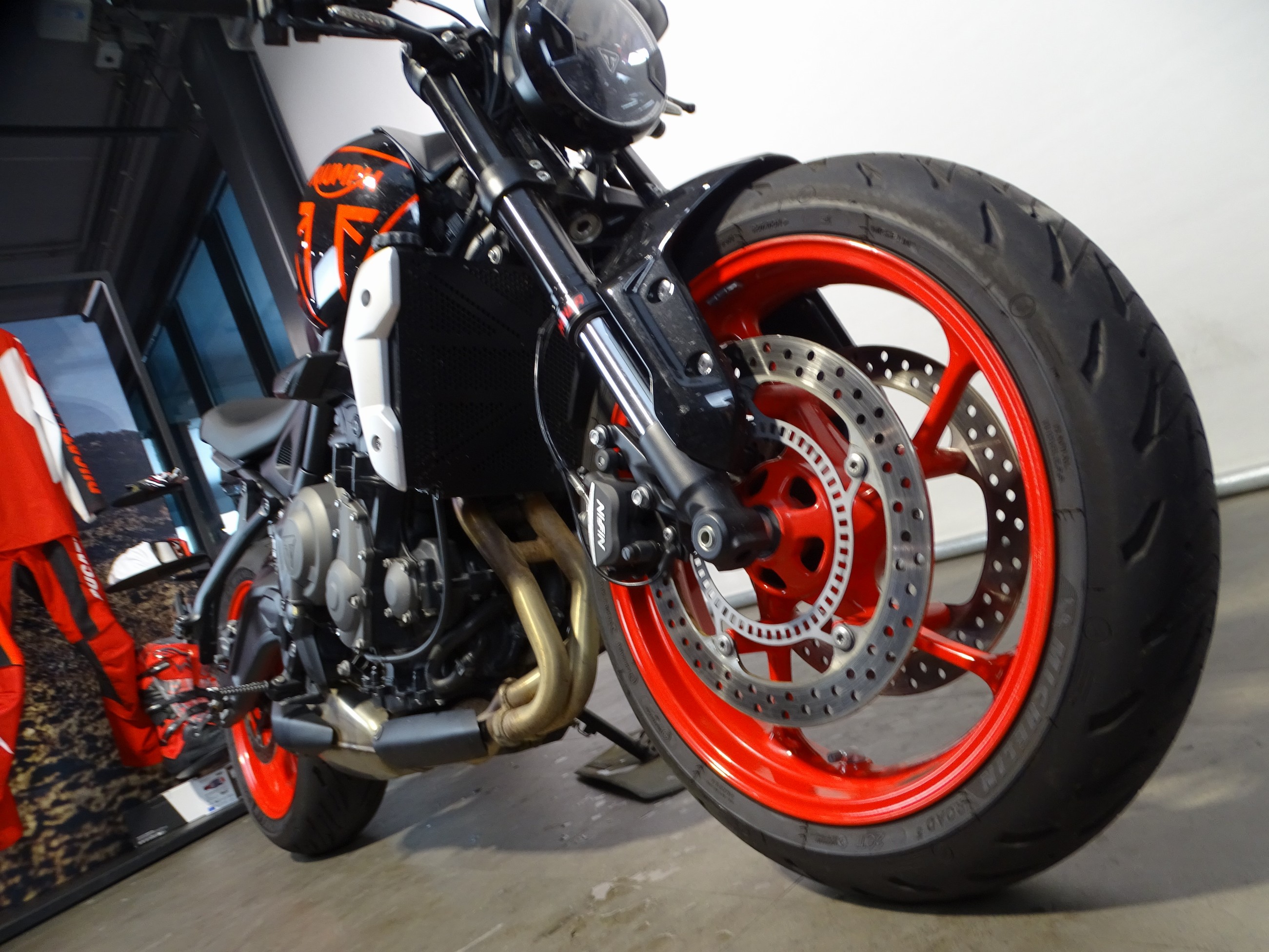 TRIUMPH TRIDENT 660