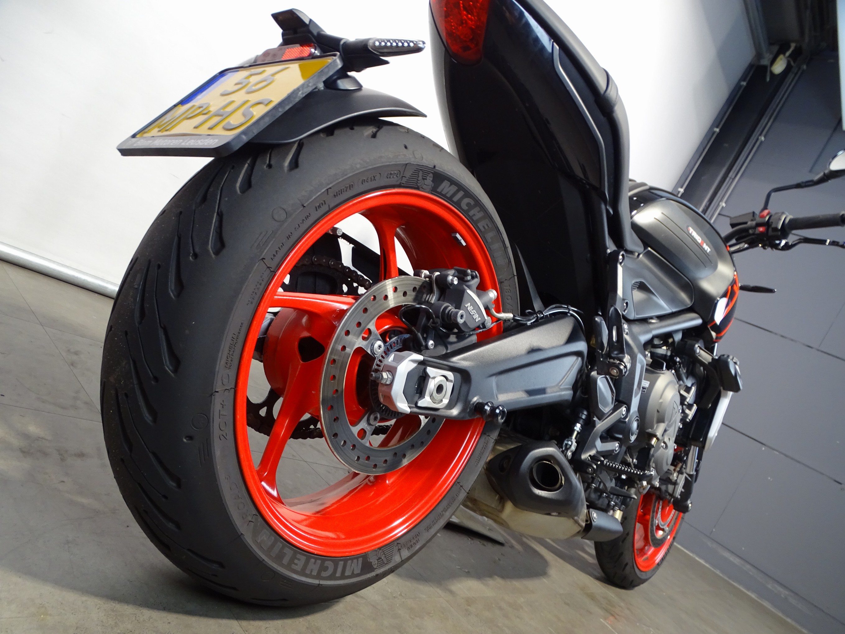TRIUMPH TRIDENT 660