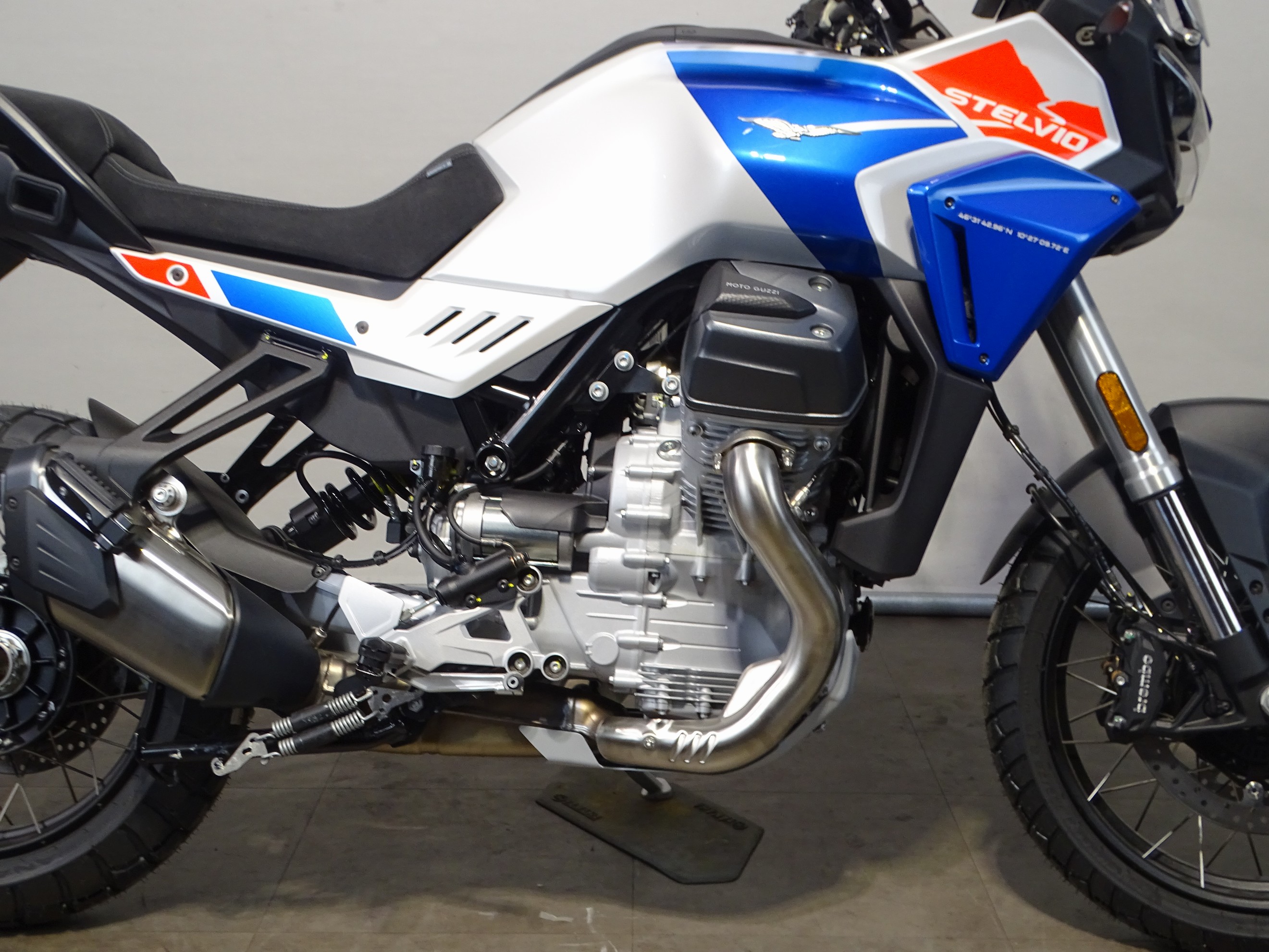 MOTO GUZZI STELVIO DUECENTO TRIBUTO