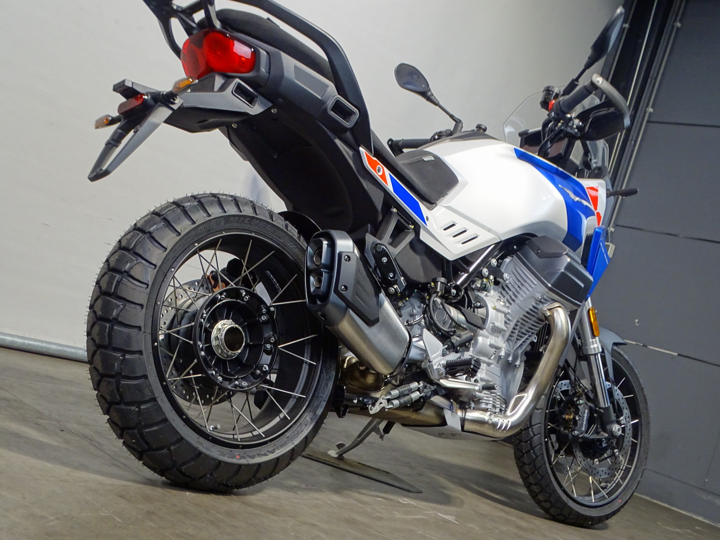 MOTO GUZZI STELVIO DUECENTO TRIBUTO