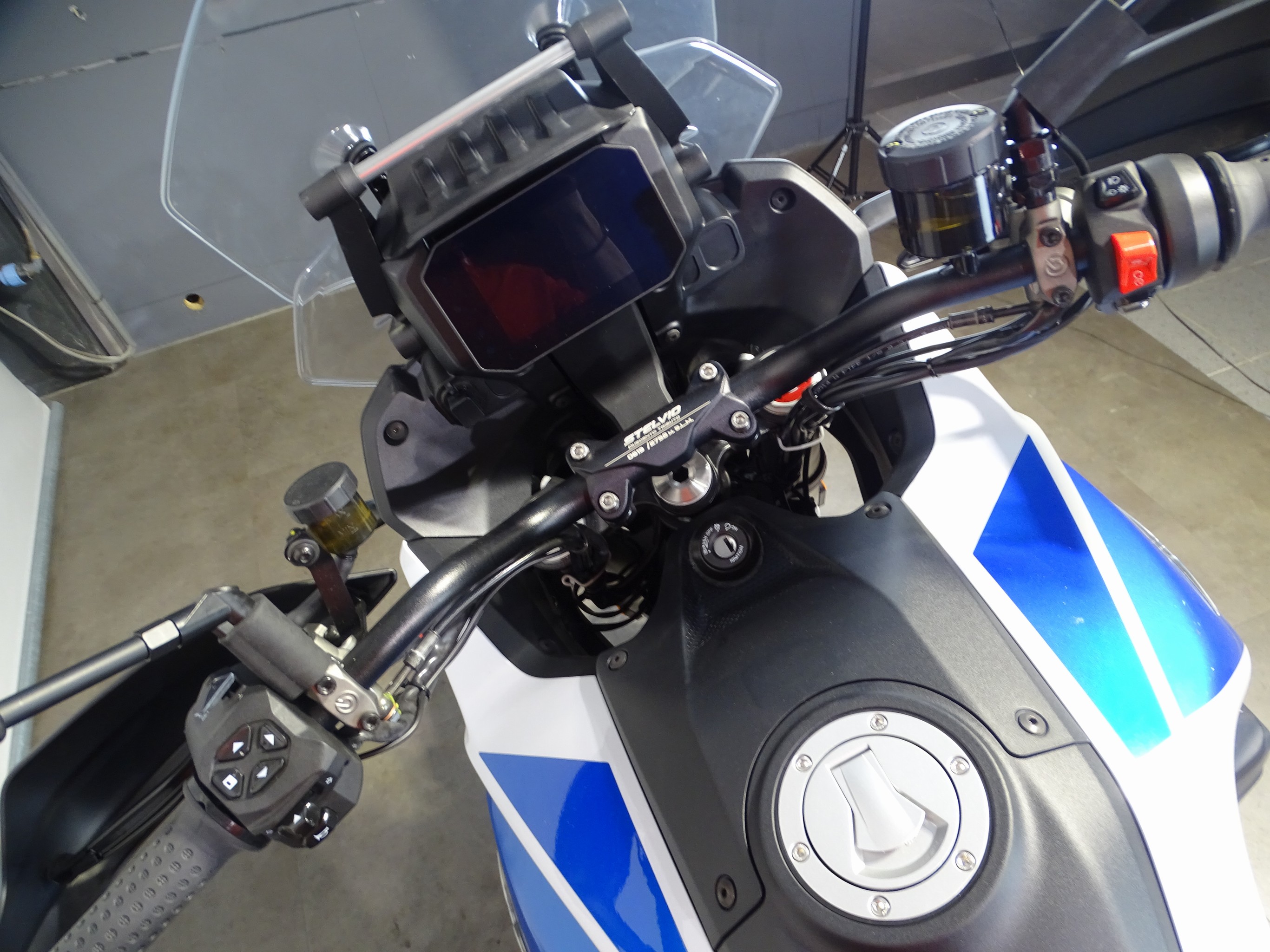 MOTO GUZZI STELVIO DUECENTO TRIBUTO