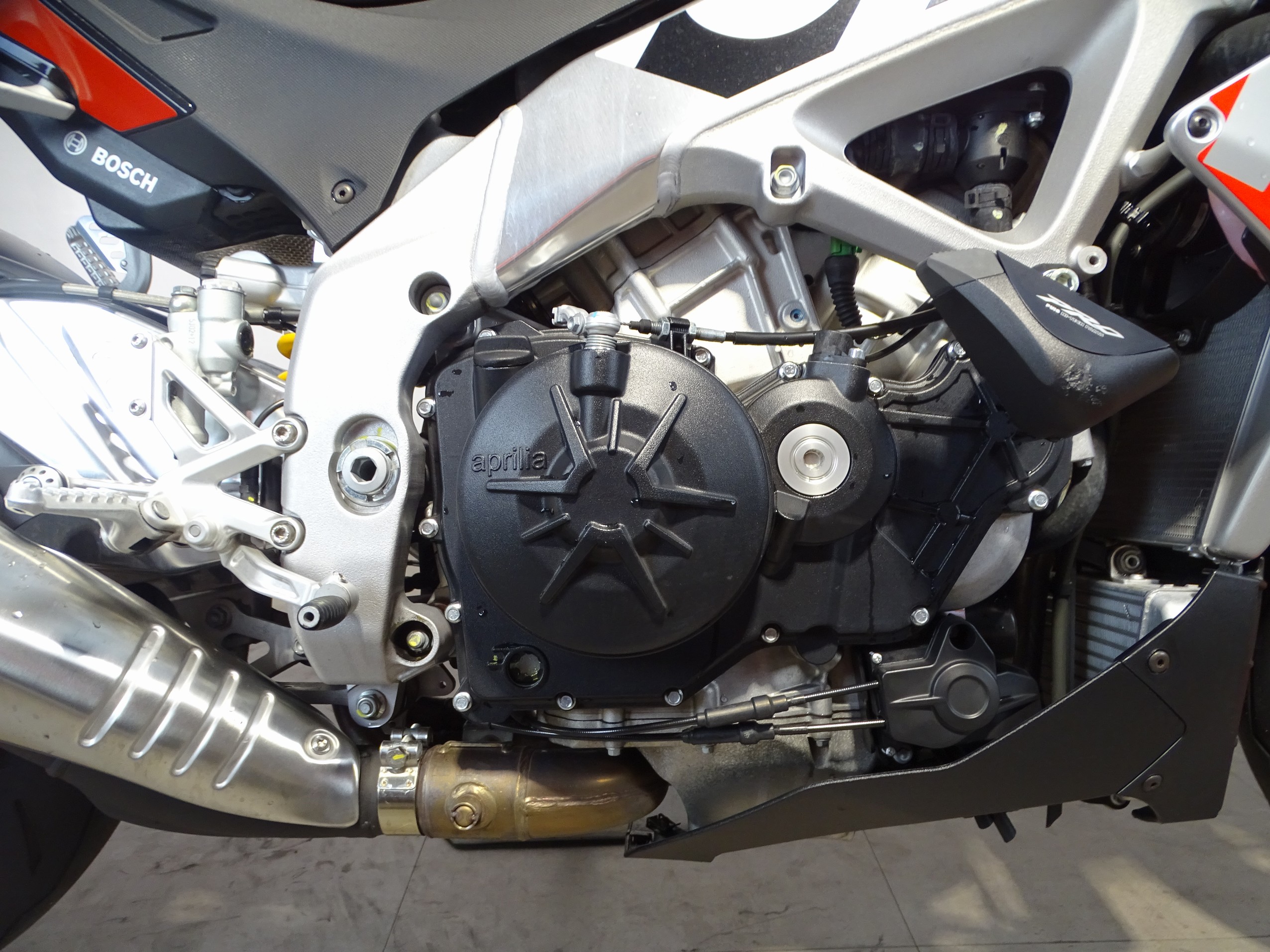 APRILIA TUONO V4 1100 FACTORY