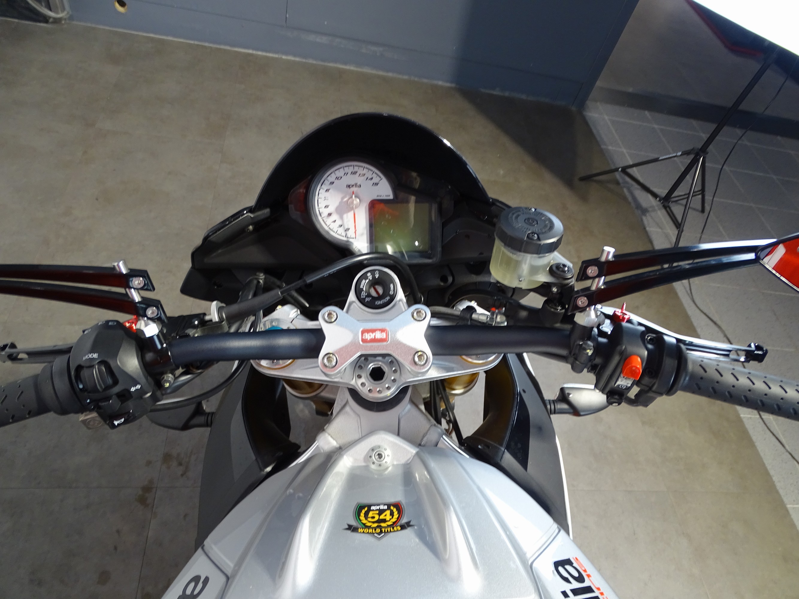 APRILIA TUONO V4 1100 FACTORY