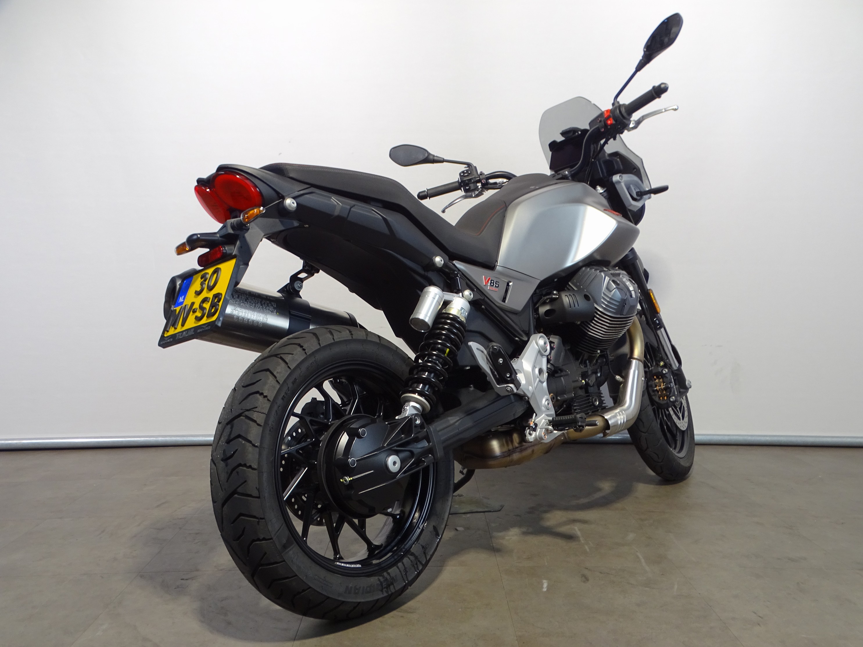 MOTO GUZZI V 85 STRADA