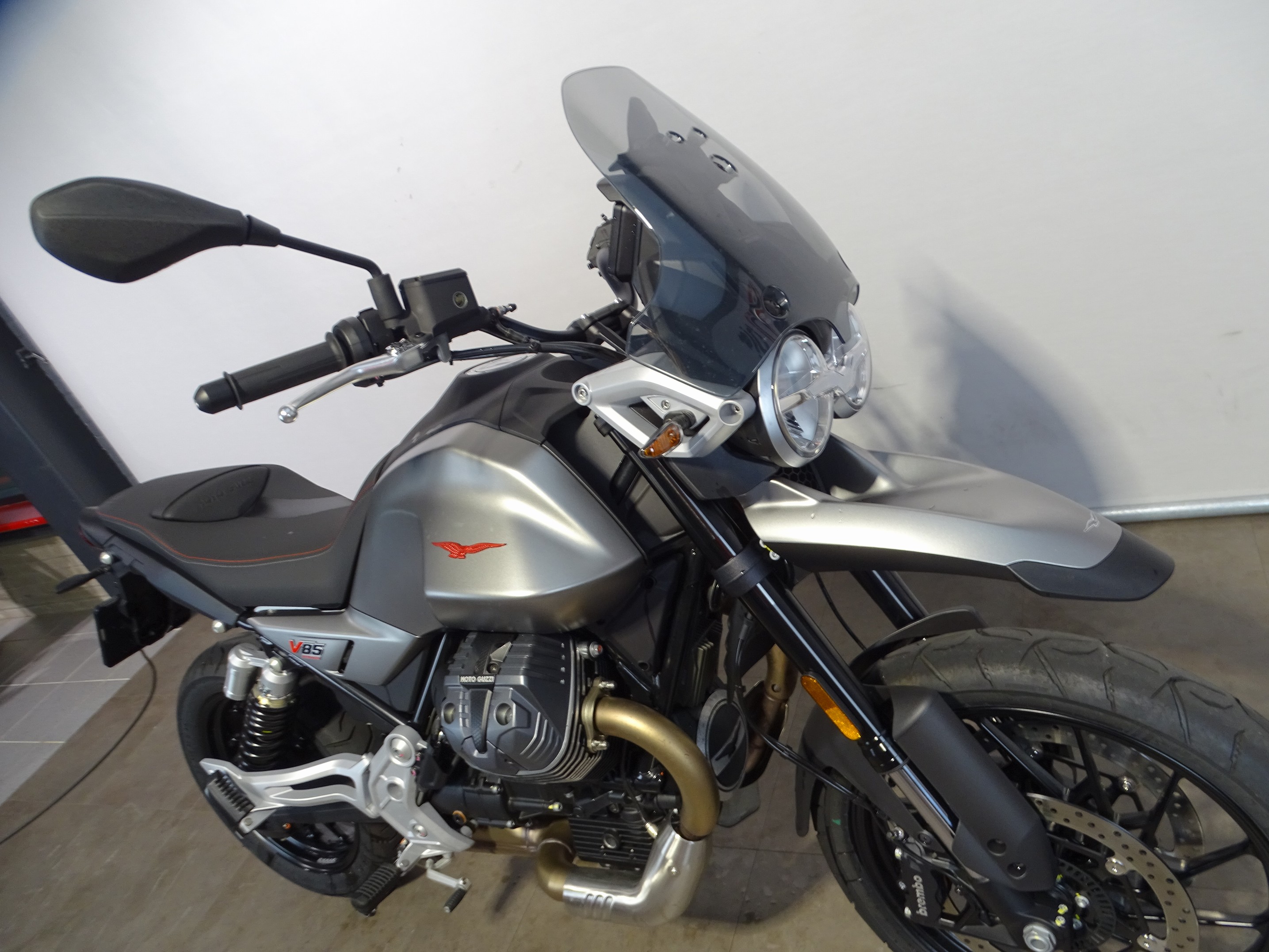 MOTO GUZZI V 85 STRADA