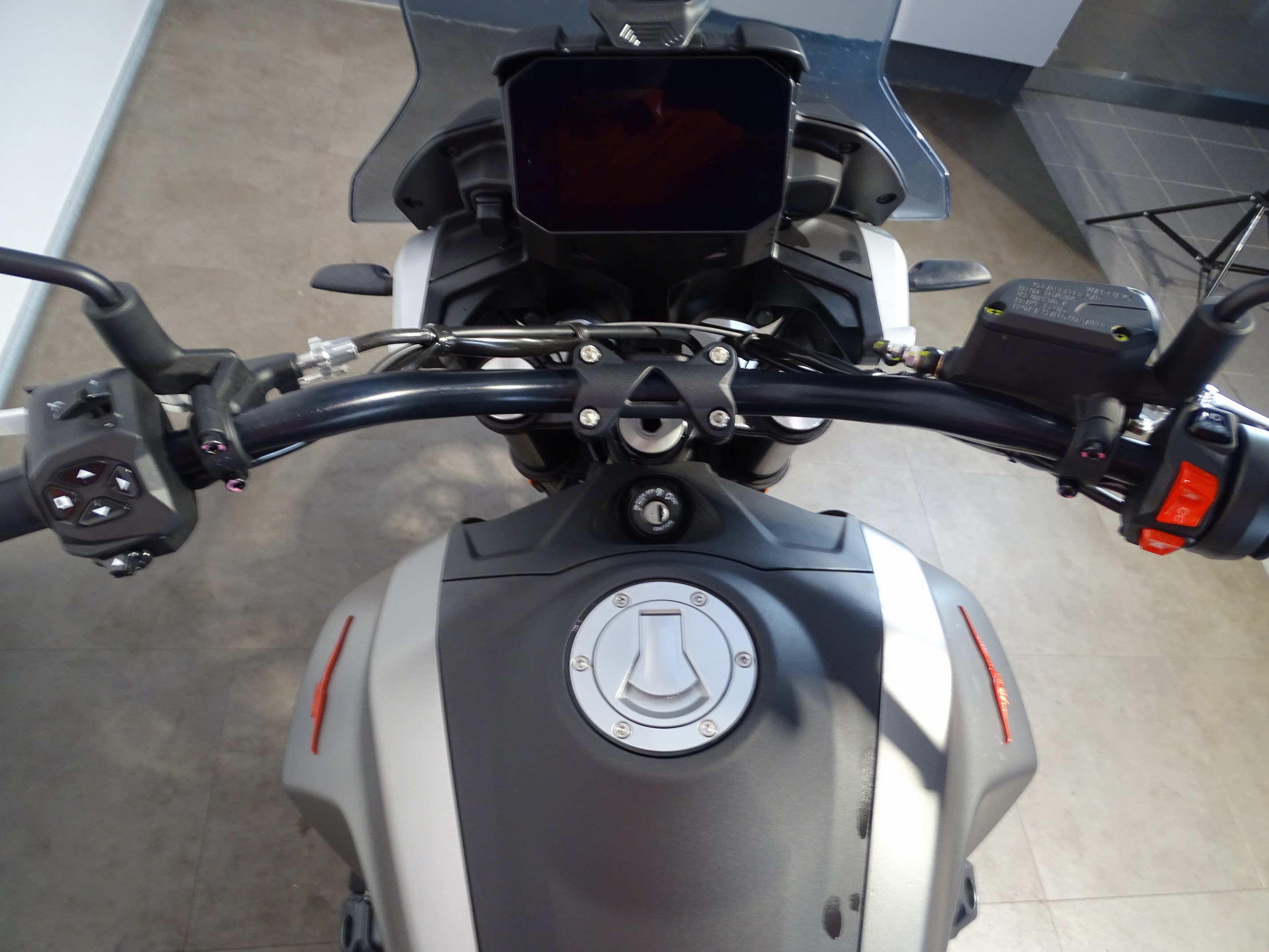 MOTO GUZZI V 85 STRADA