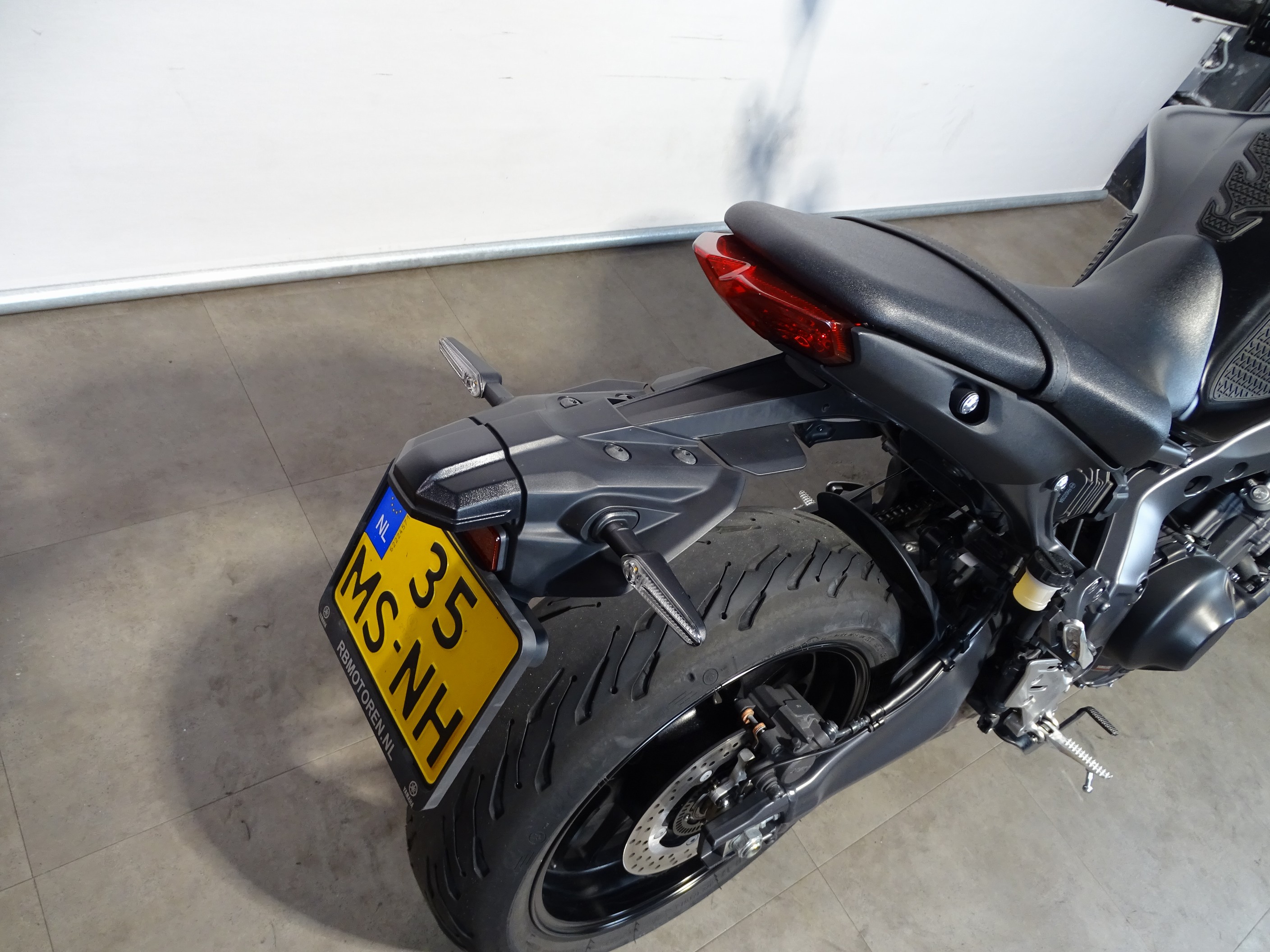 YAMAHA MT-09