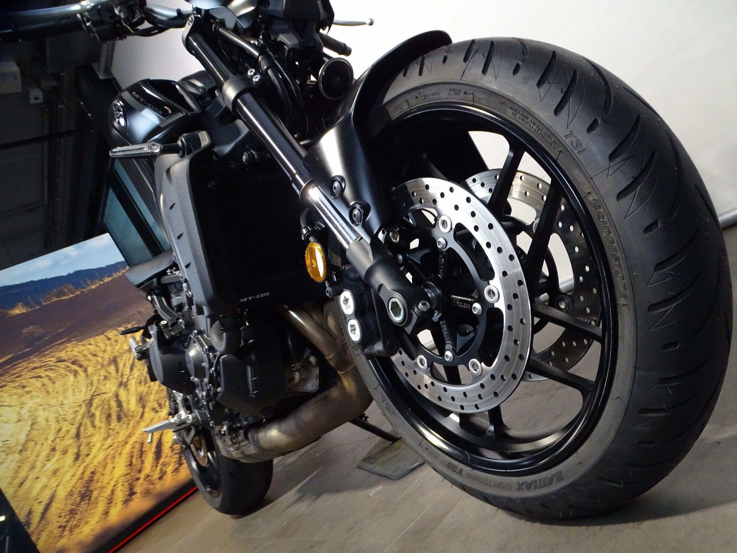 YAMAHA MT-09