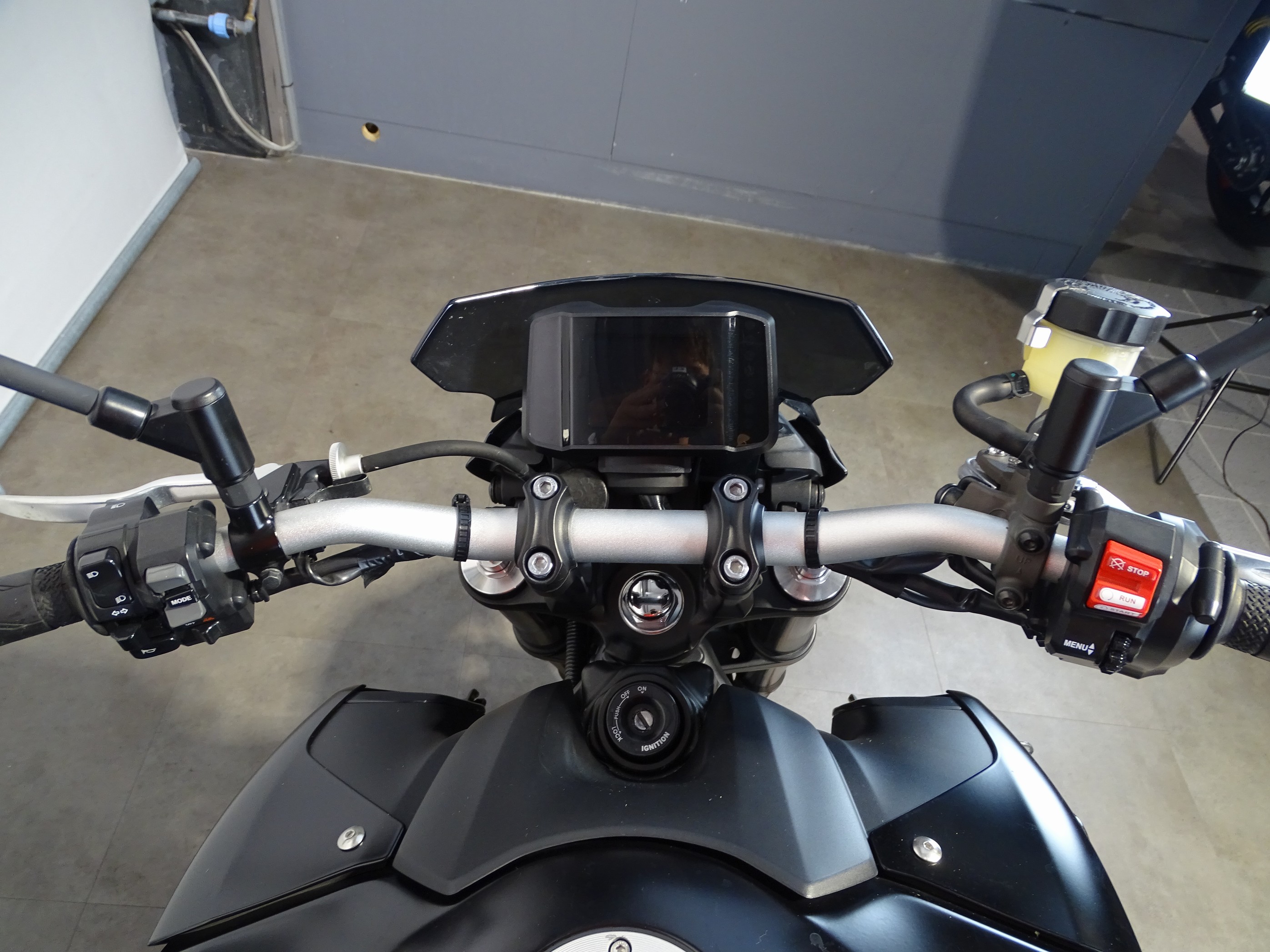YAMAHA MT-09