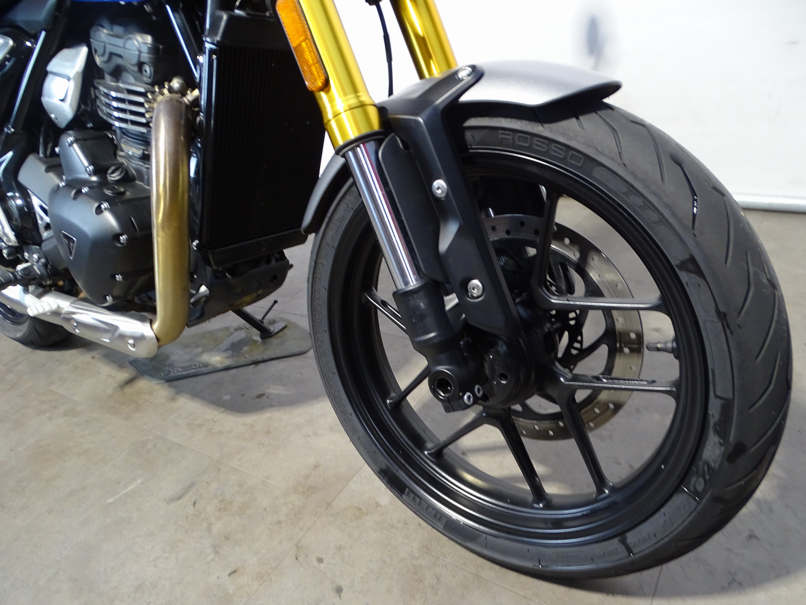 TRIUMPH SPEED 400