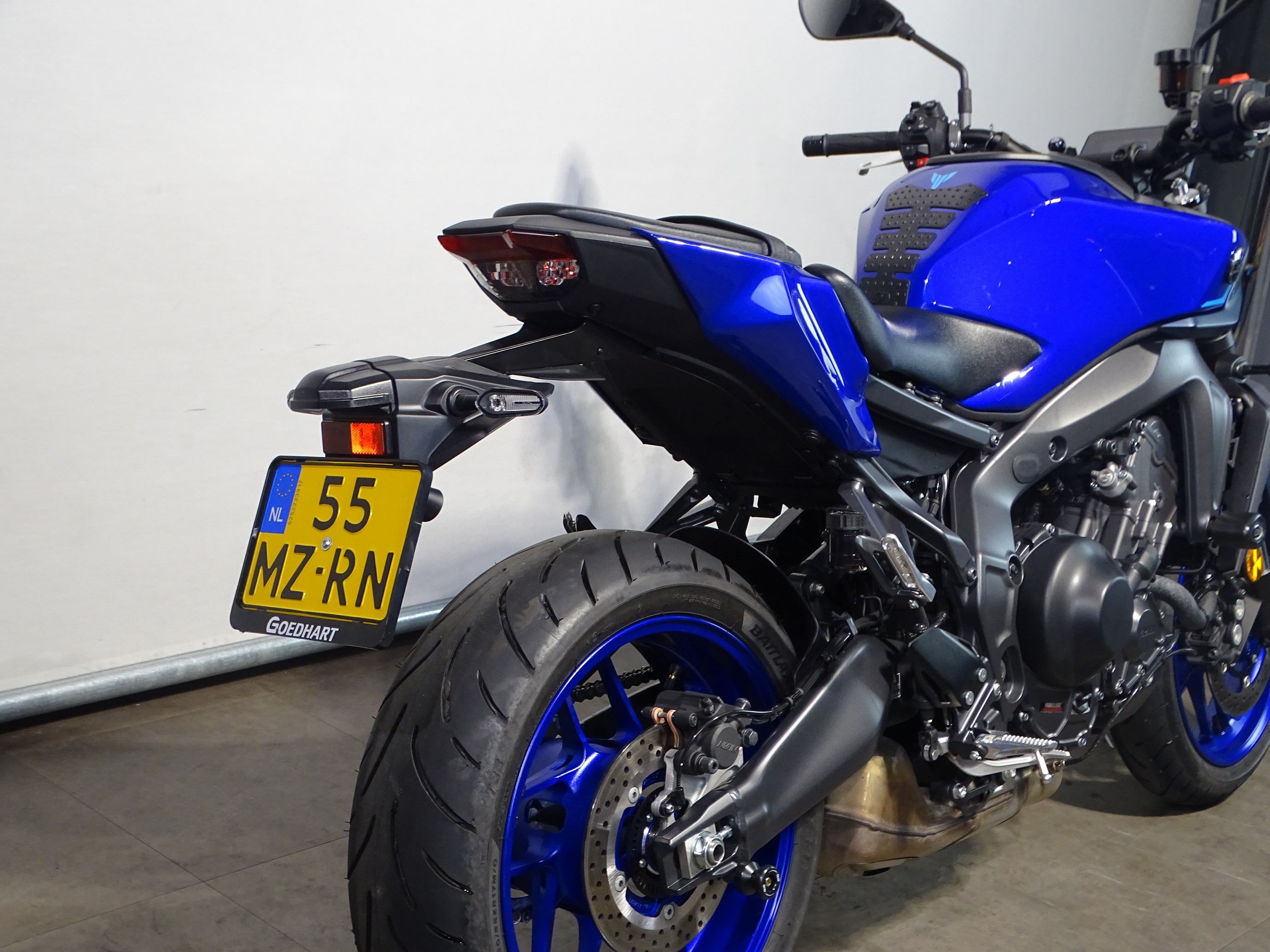 YAMAHA MT-09