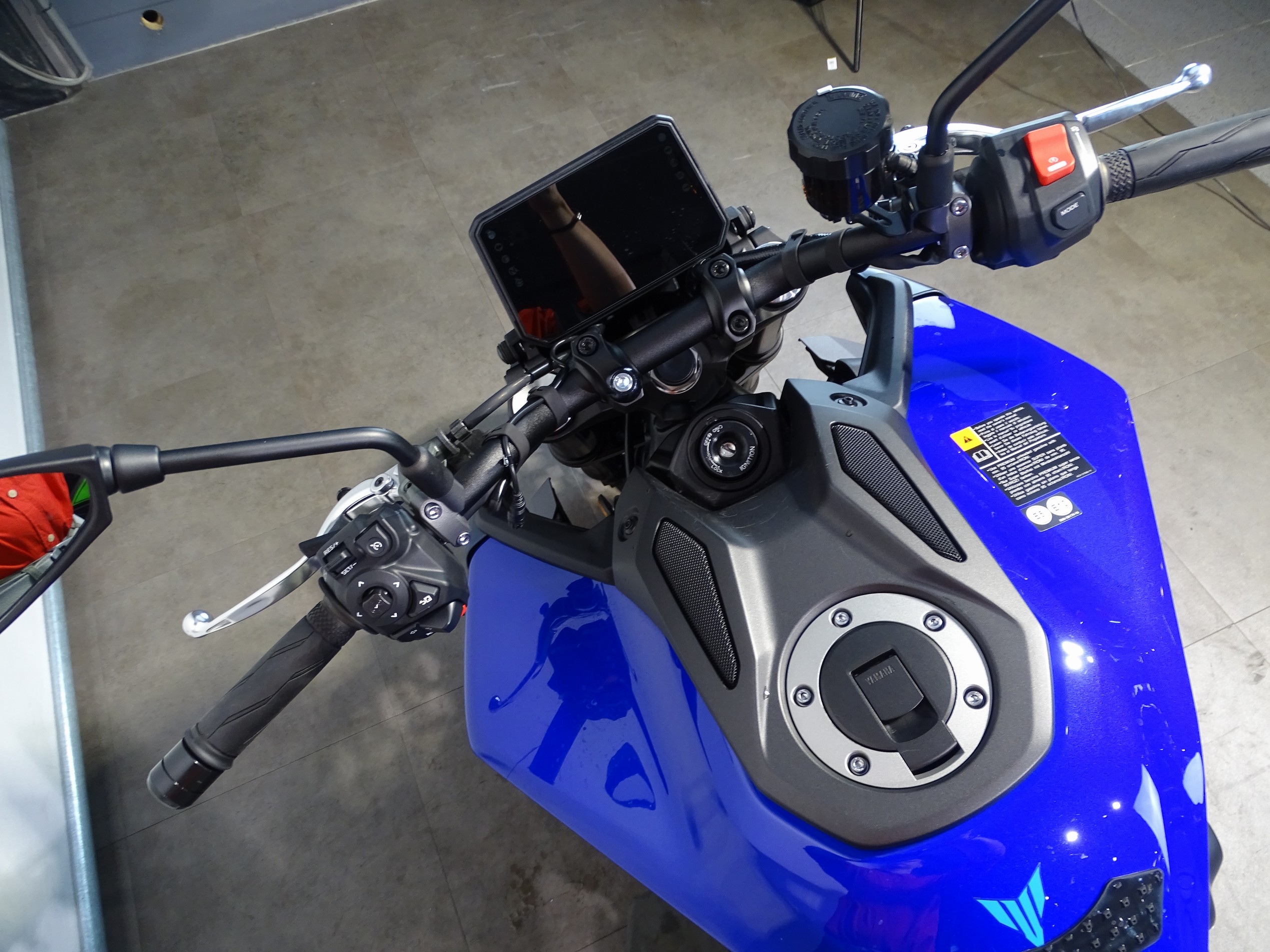 YAMAHA MT-09