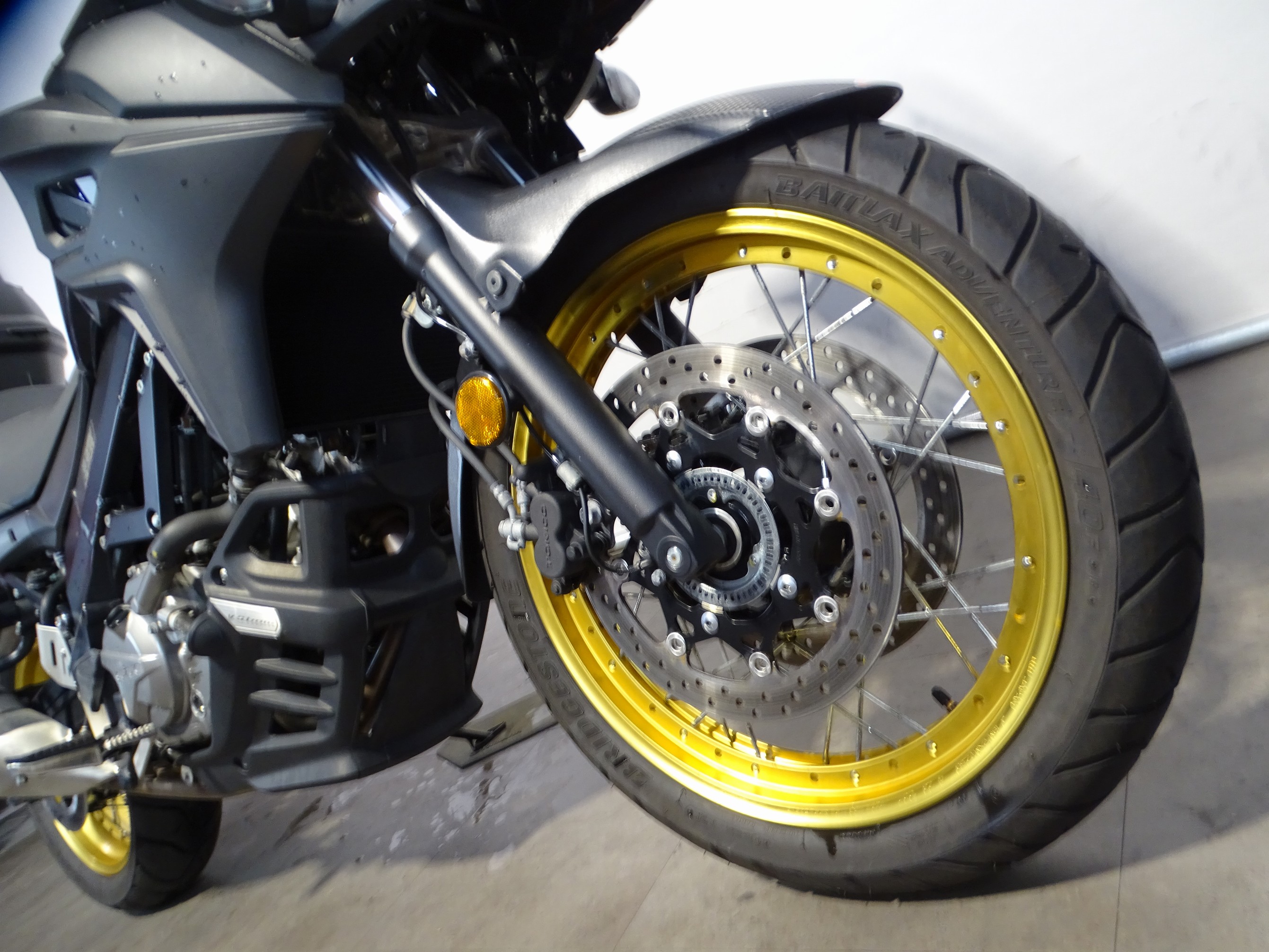 SUZUKI DL 650 XTA