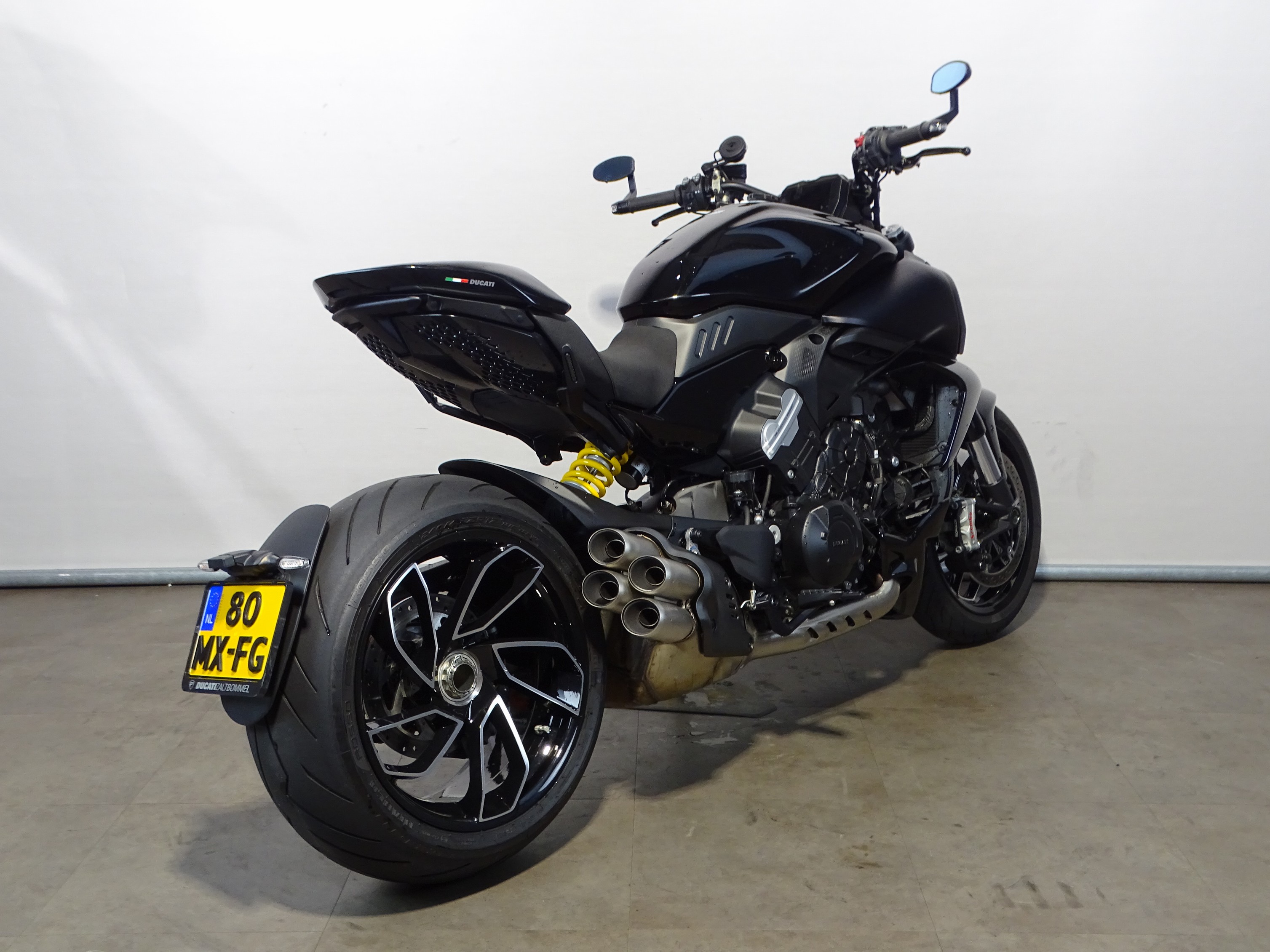 DUCATI DIAVEL V4