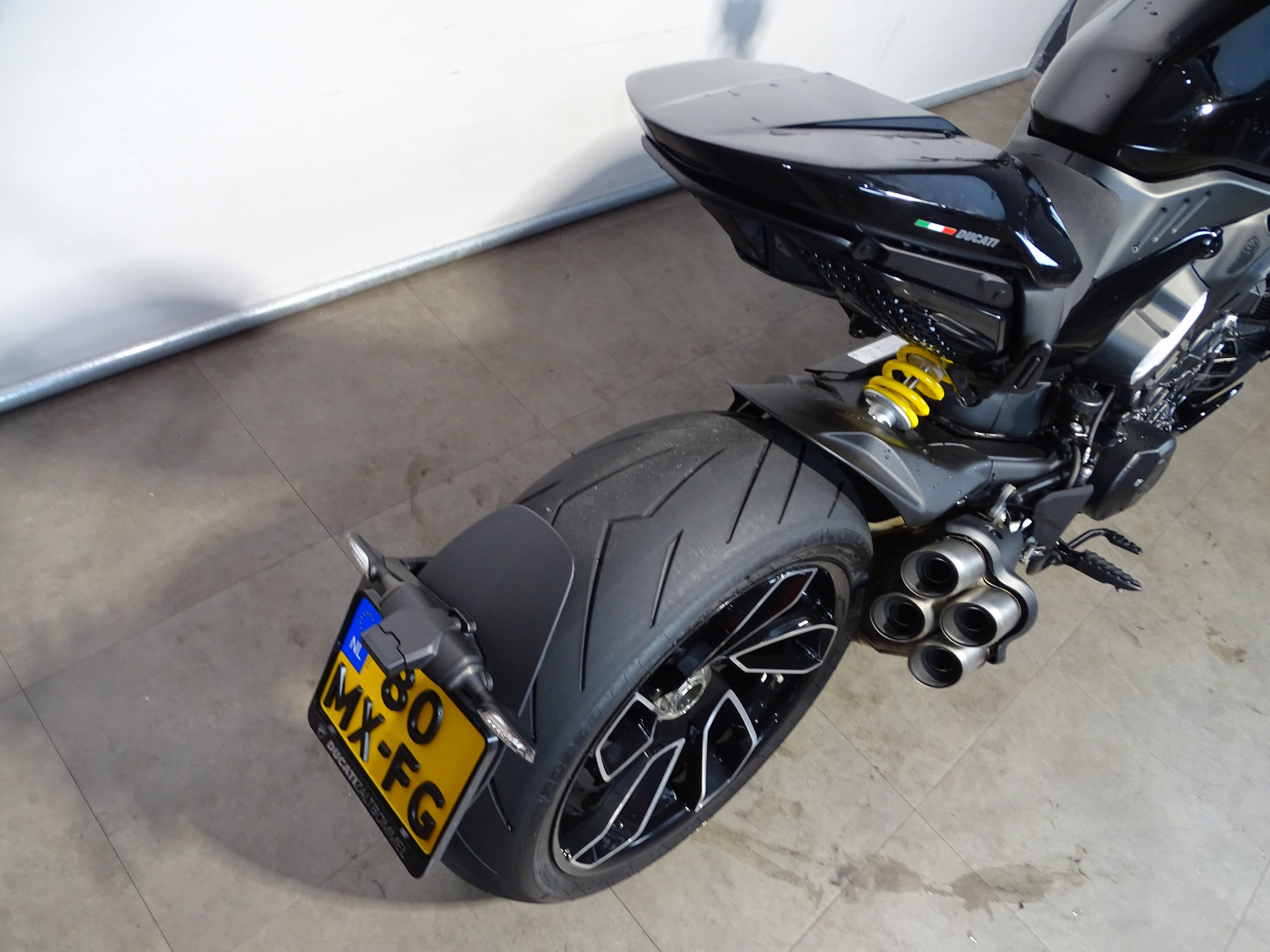 DUCATI DIAVEL V4