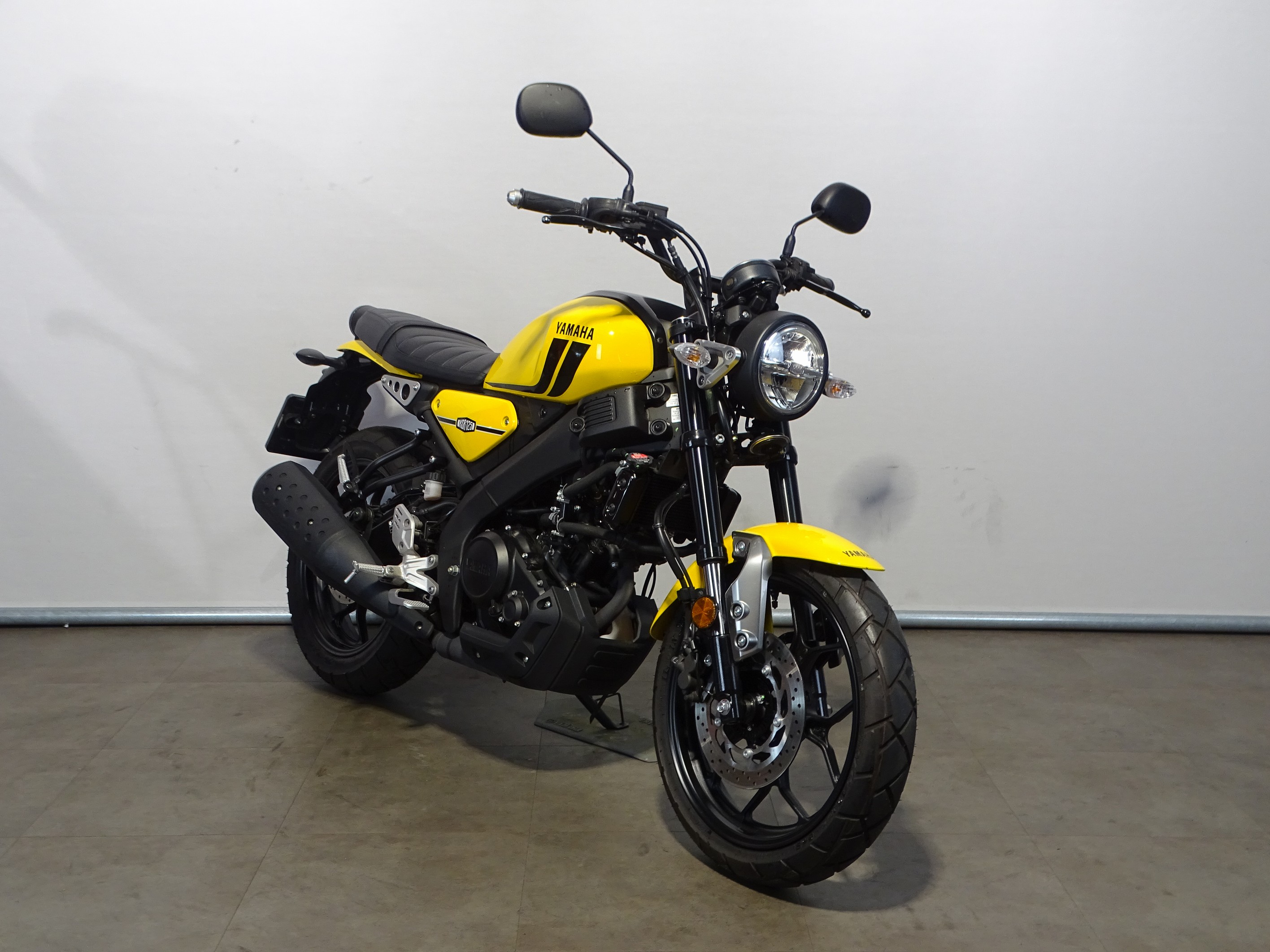 YAMAHA XSR 125