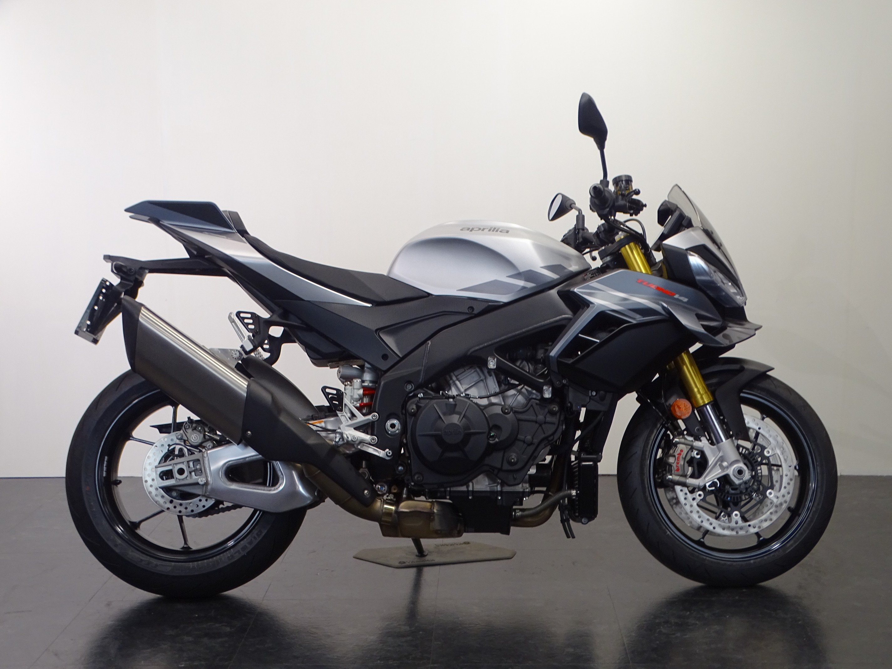 APRILIA TUONO V4 1100