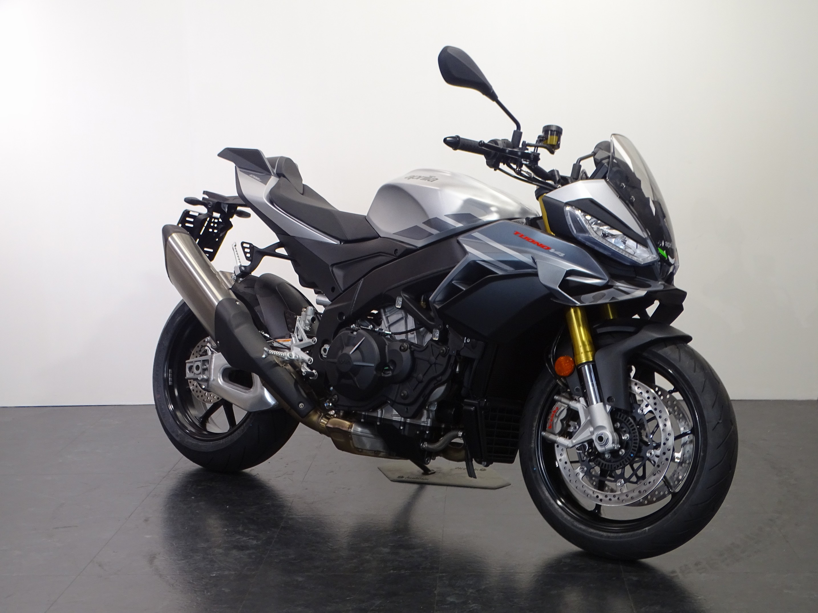 APRILIA TUONO V4 1100