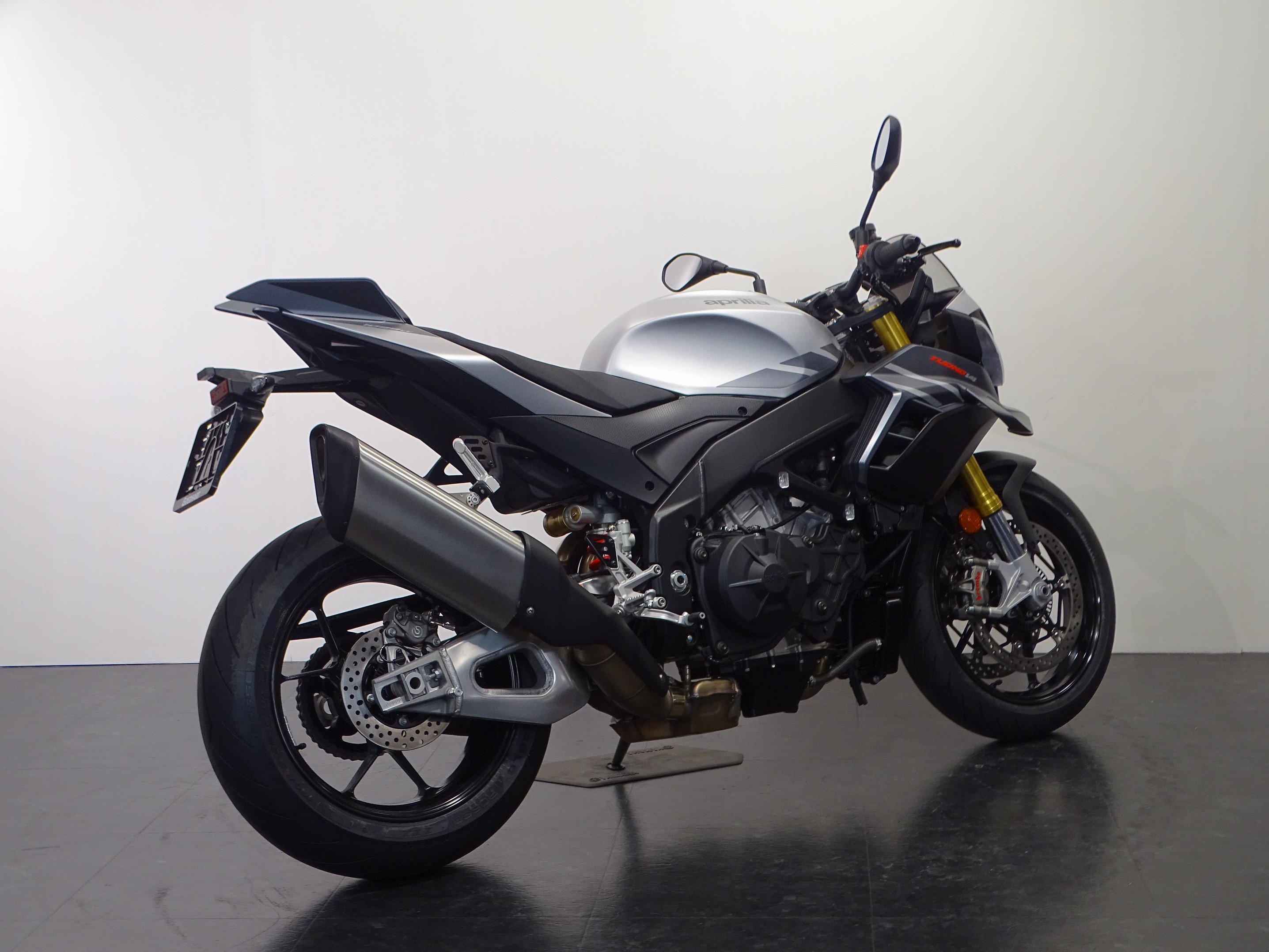 APRILIA TUONO V4 1100