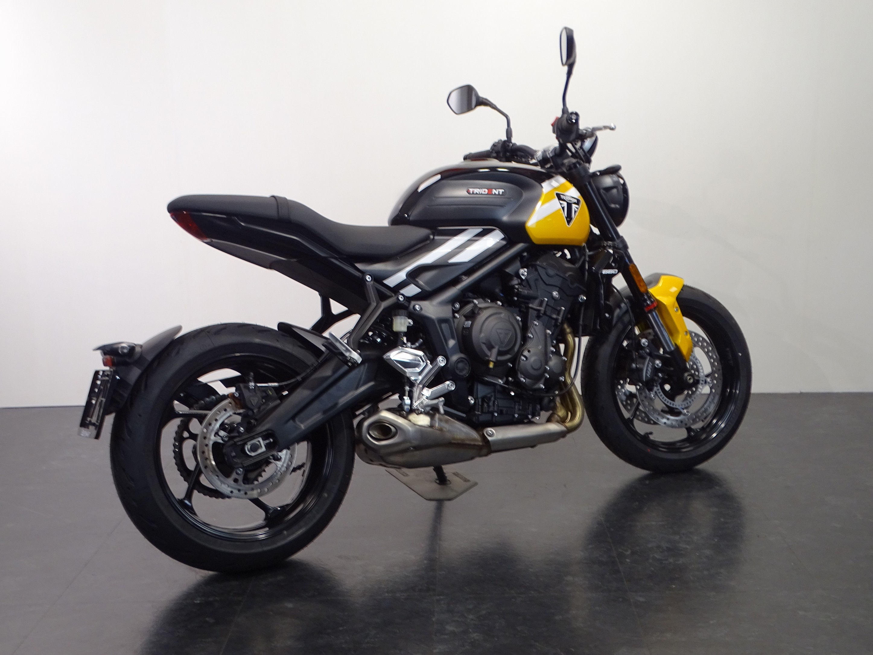 TRIUMPH TRIDENT 660