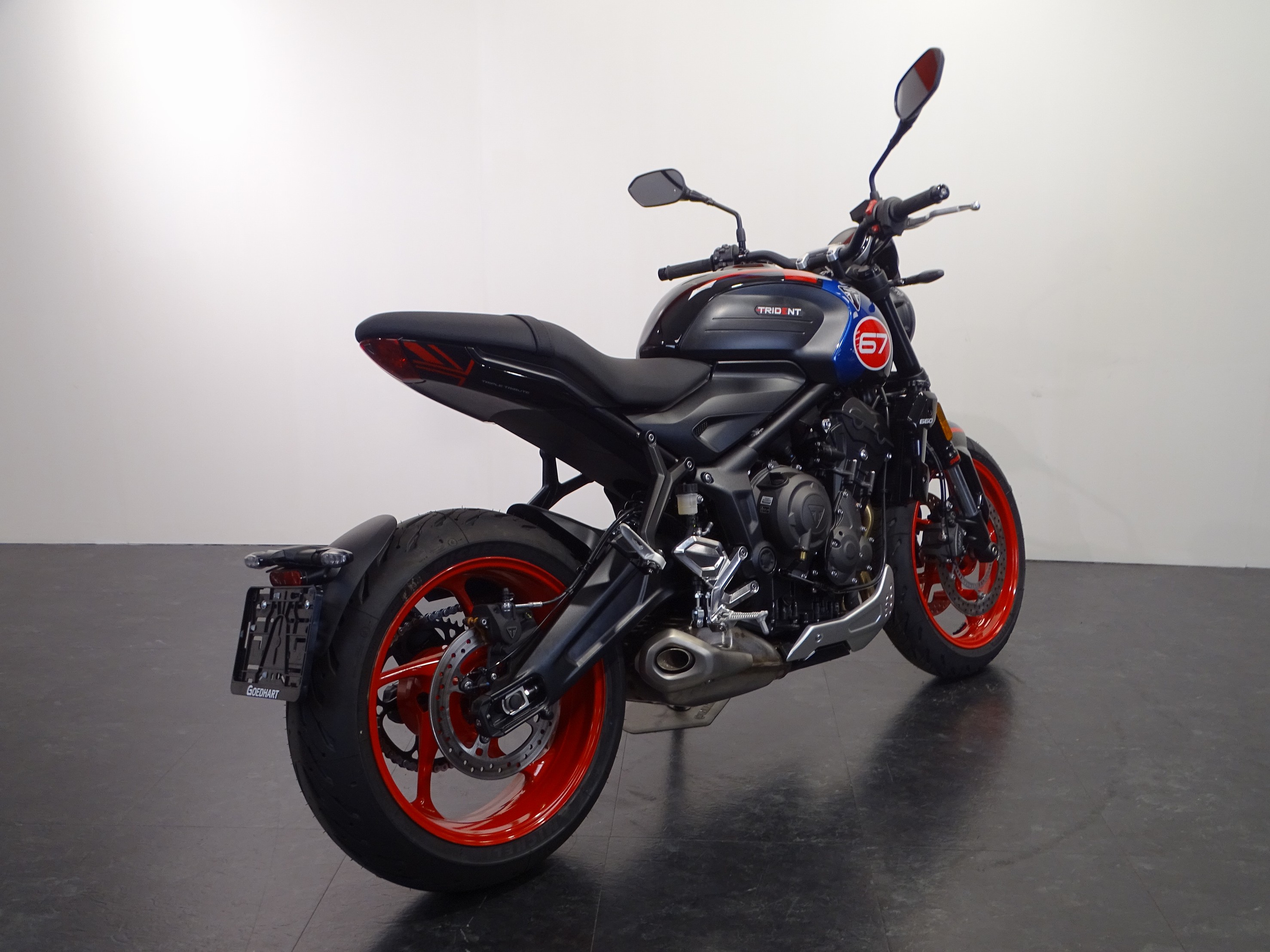 TRIUMPH TRIDENT 660 TRIBUTE EDITION