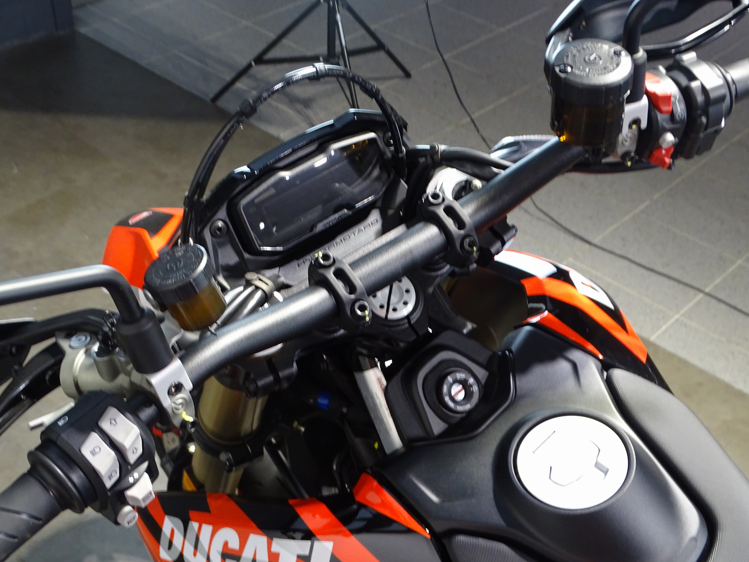 DUCATI HYPERMOTARD 698 MONO RVE