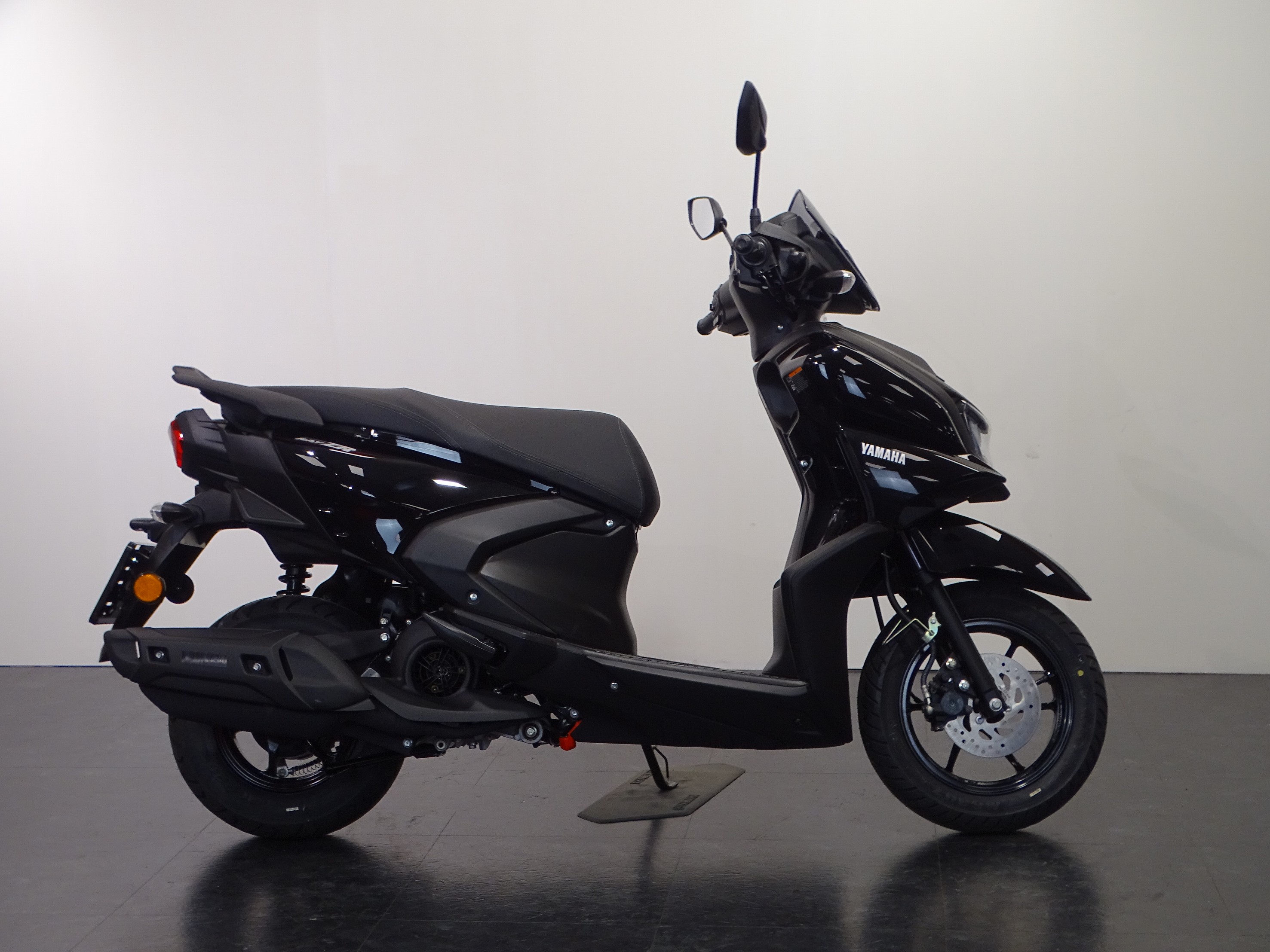 YAMAHA RAYZR