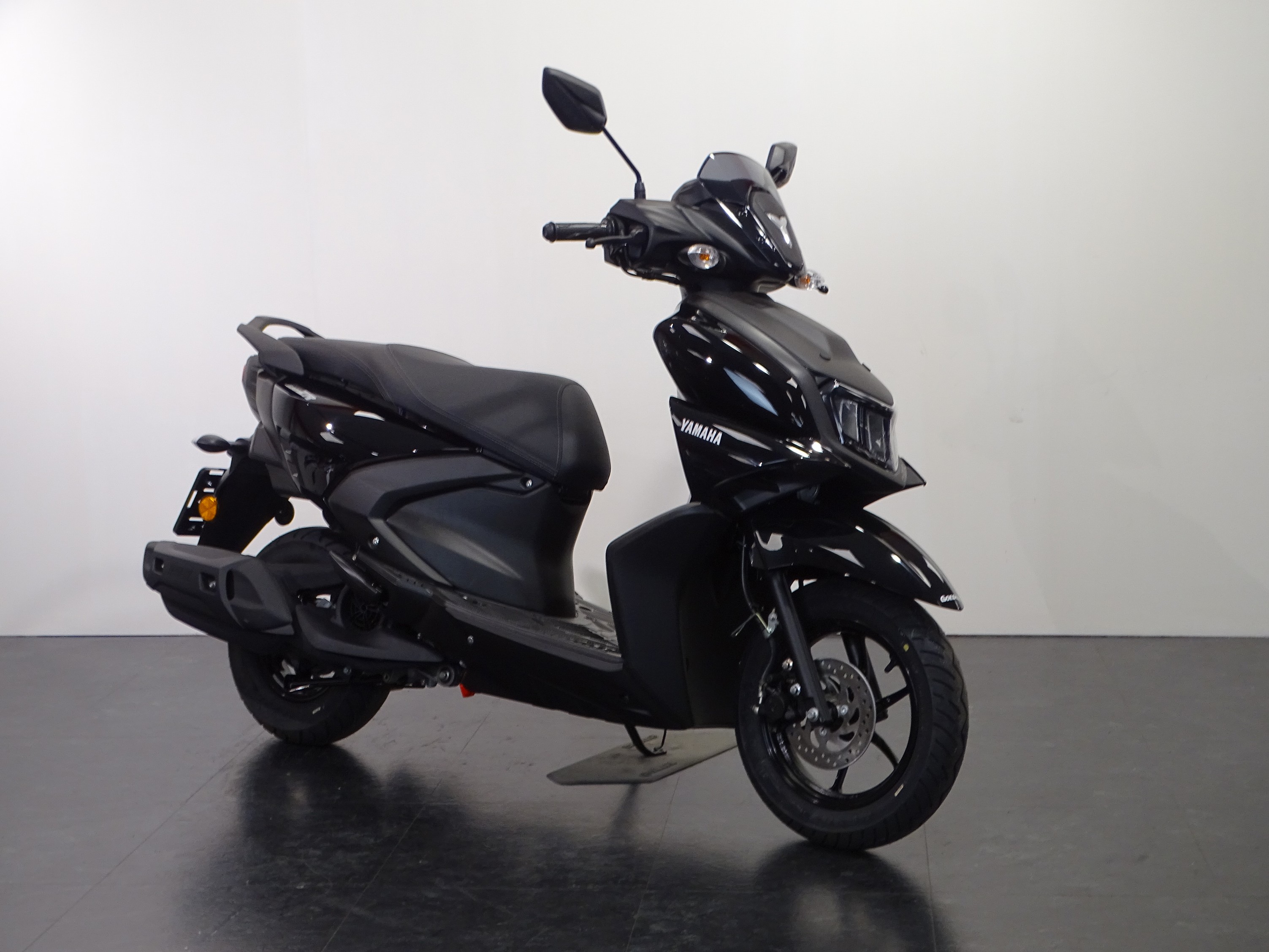 YAMAHA RAYZR