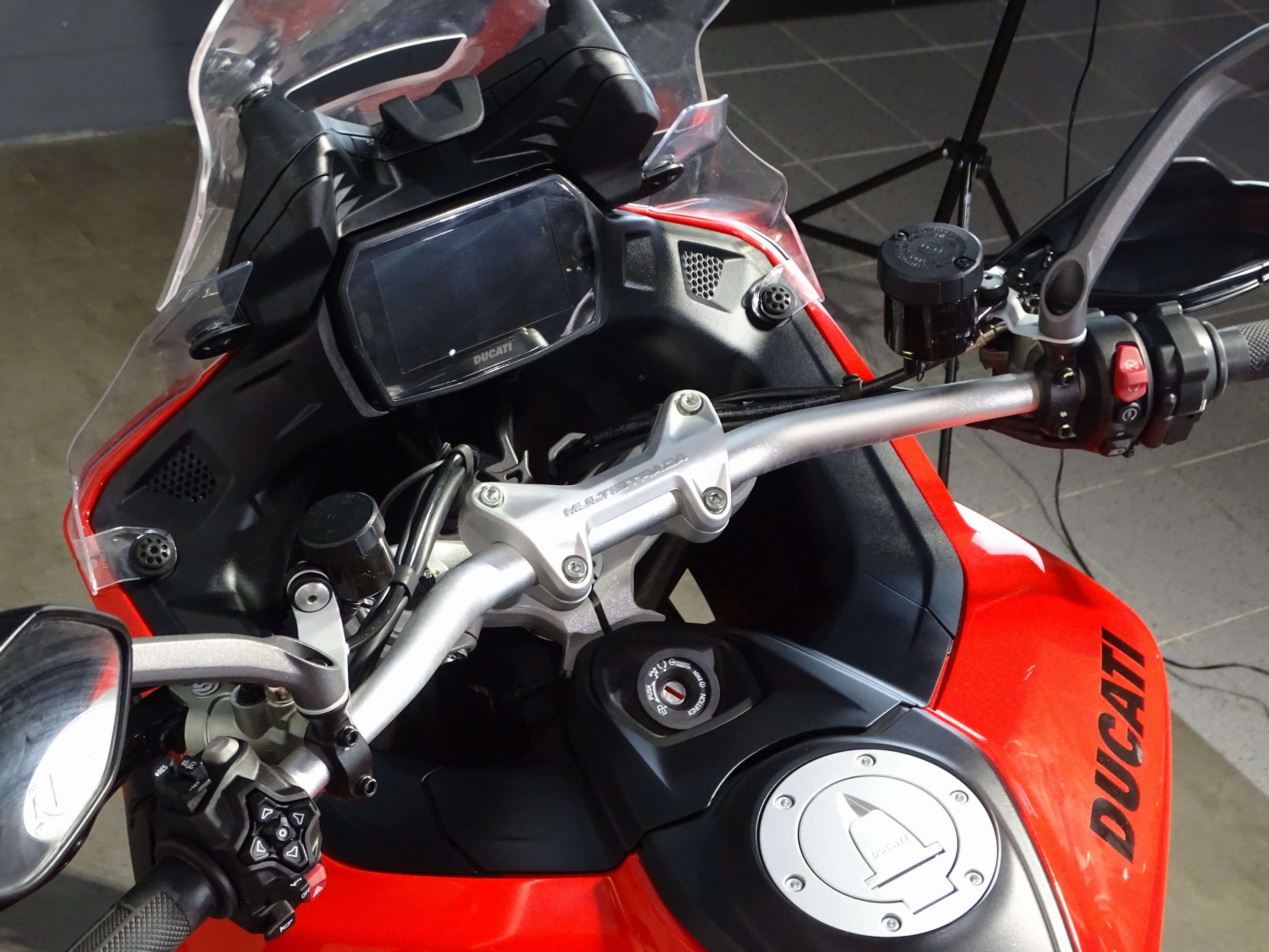 DUCATI MULTISTRADA V2 S