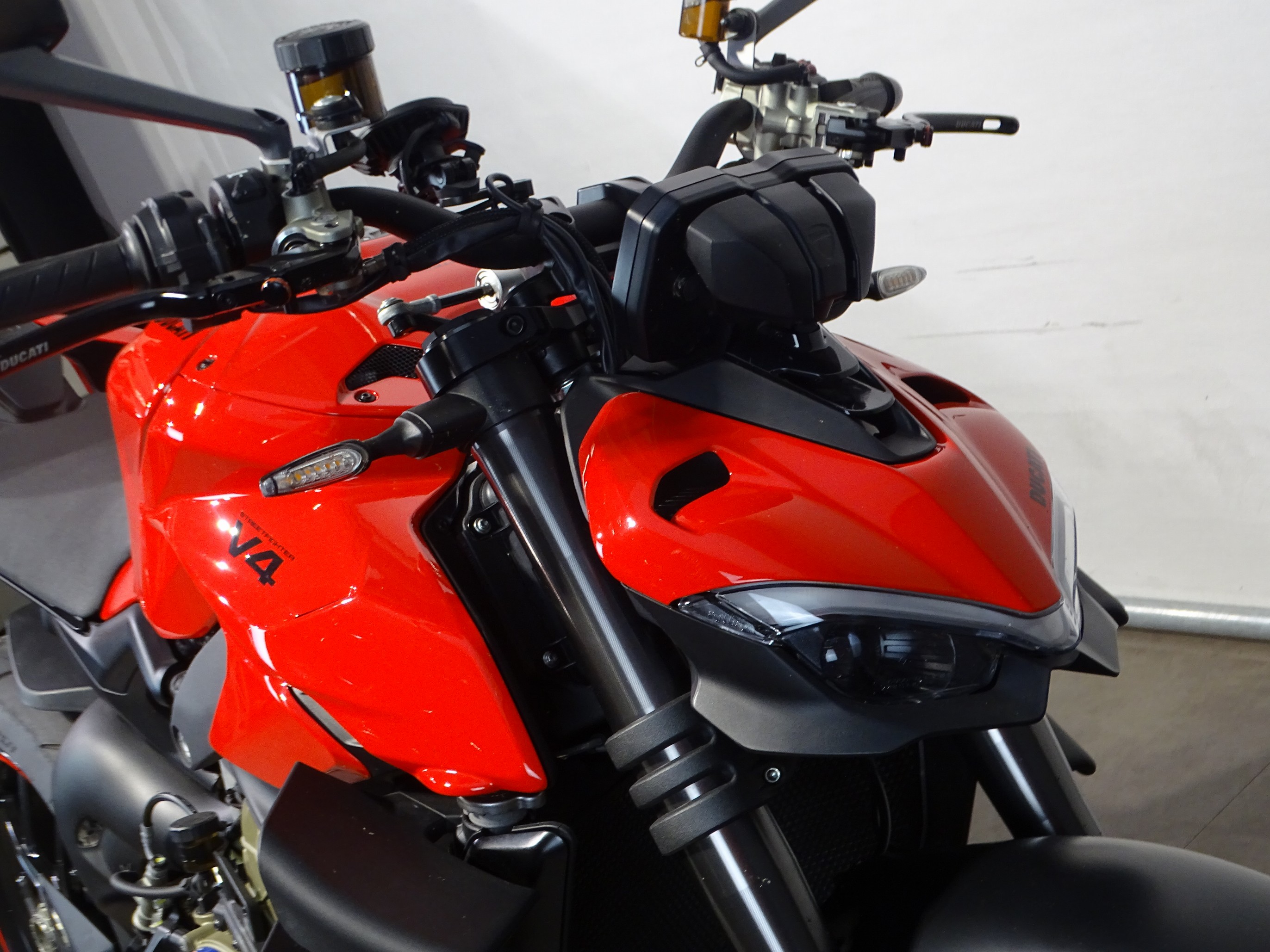 DUCATI STREETFIGHTER V4
