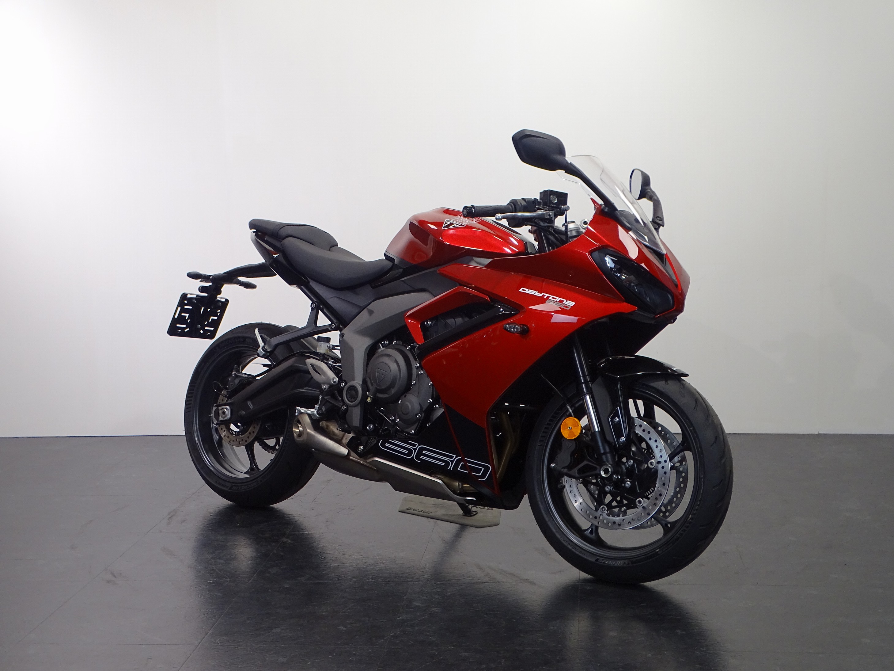 TRIUMPH DAYTONA 660