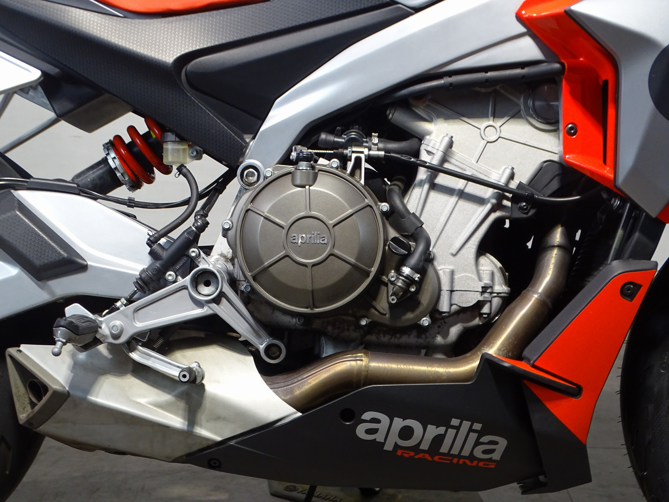 APRILIA TUONO 660