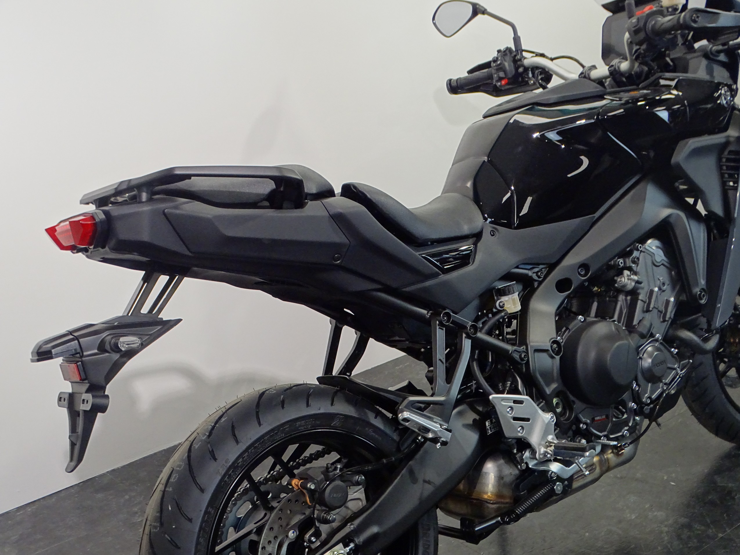 YAMAHA TRACER 9