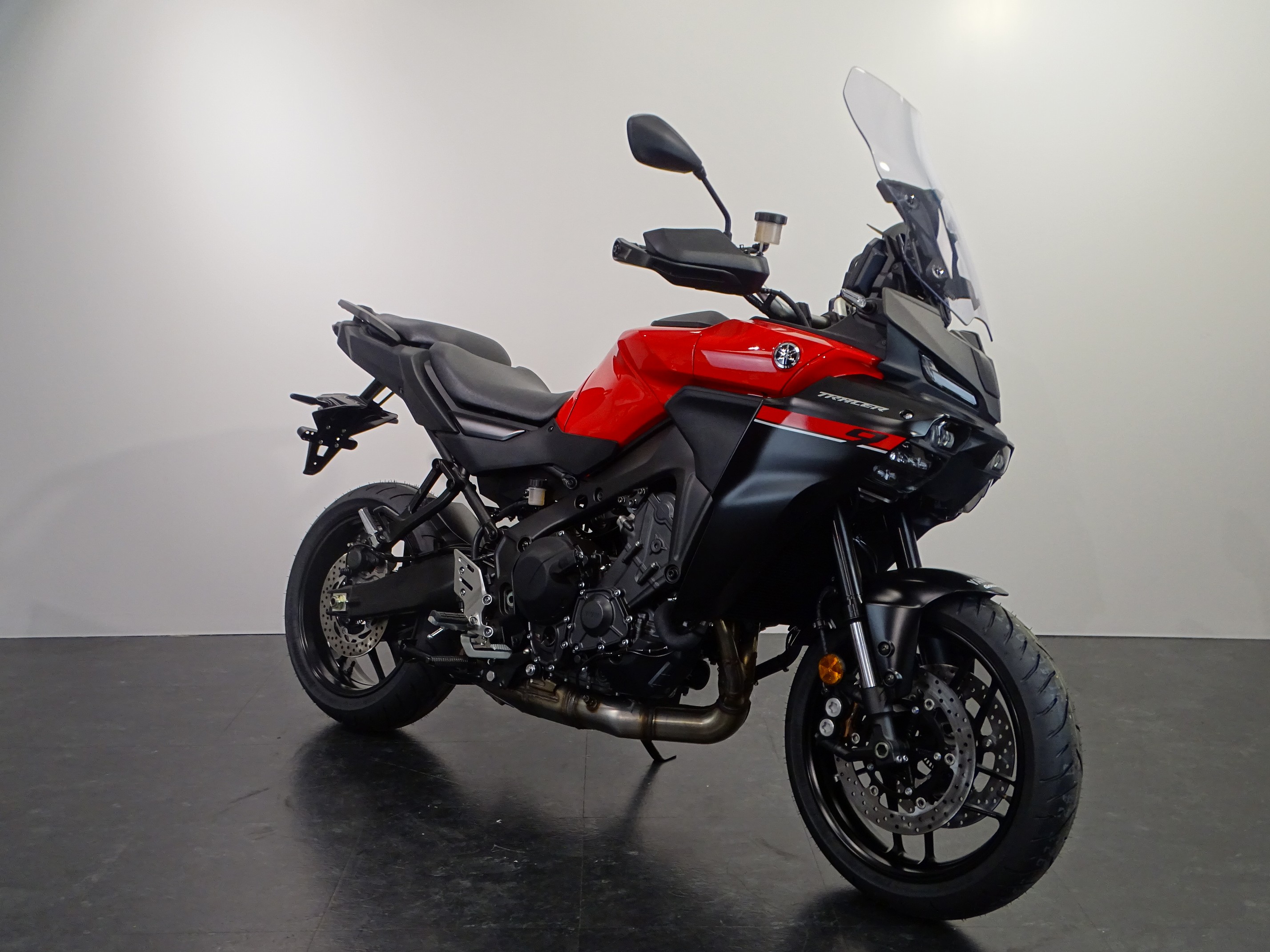 YAMAHA TRACER 9