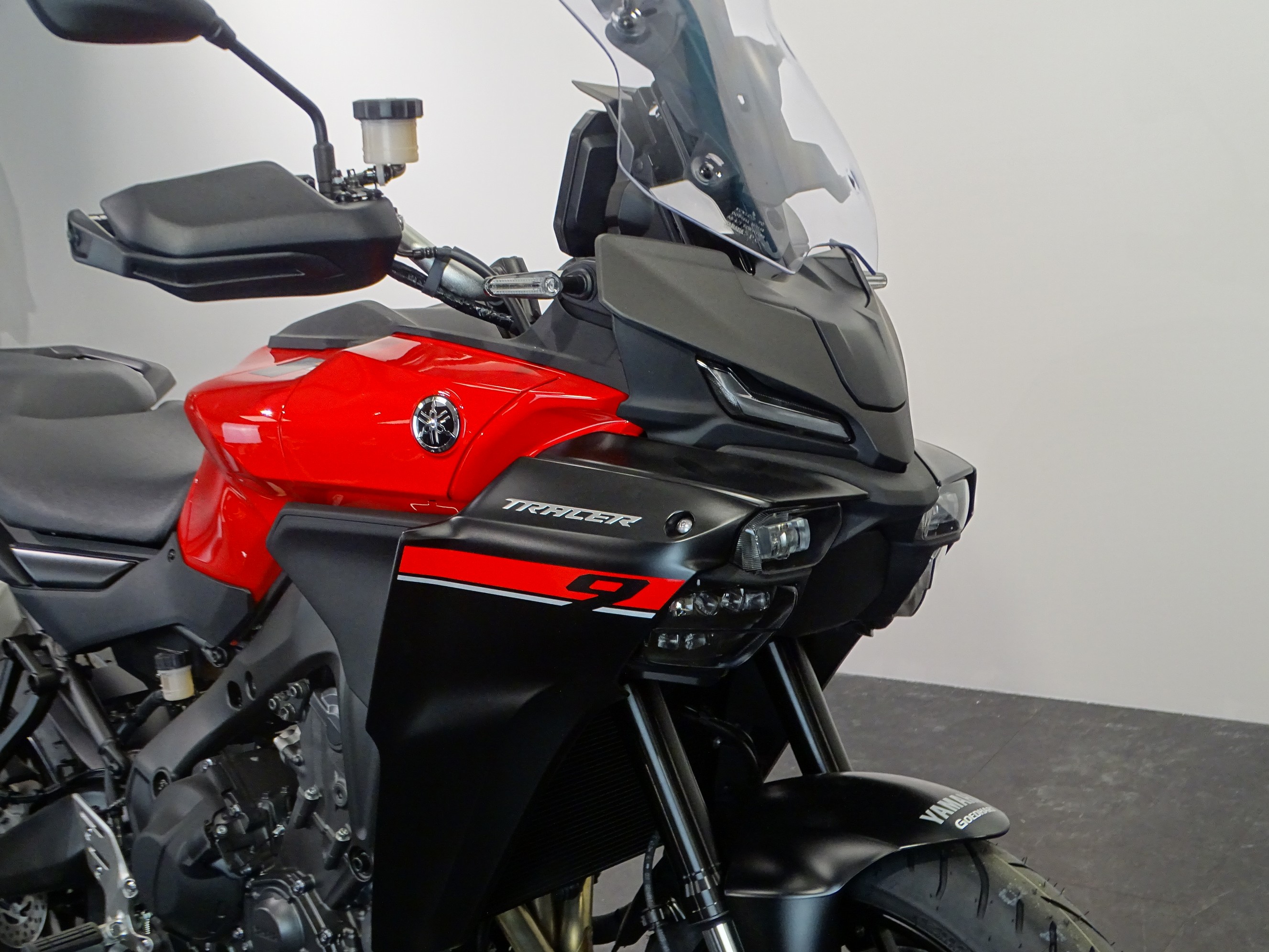 YAMAHA TRACER 9