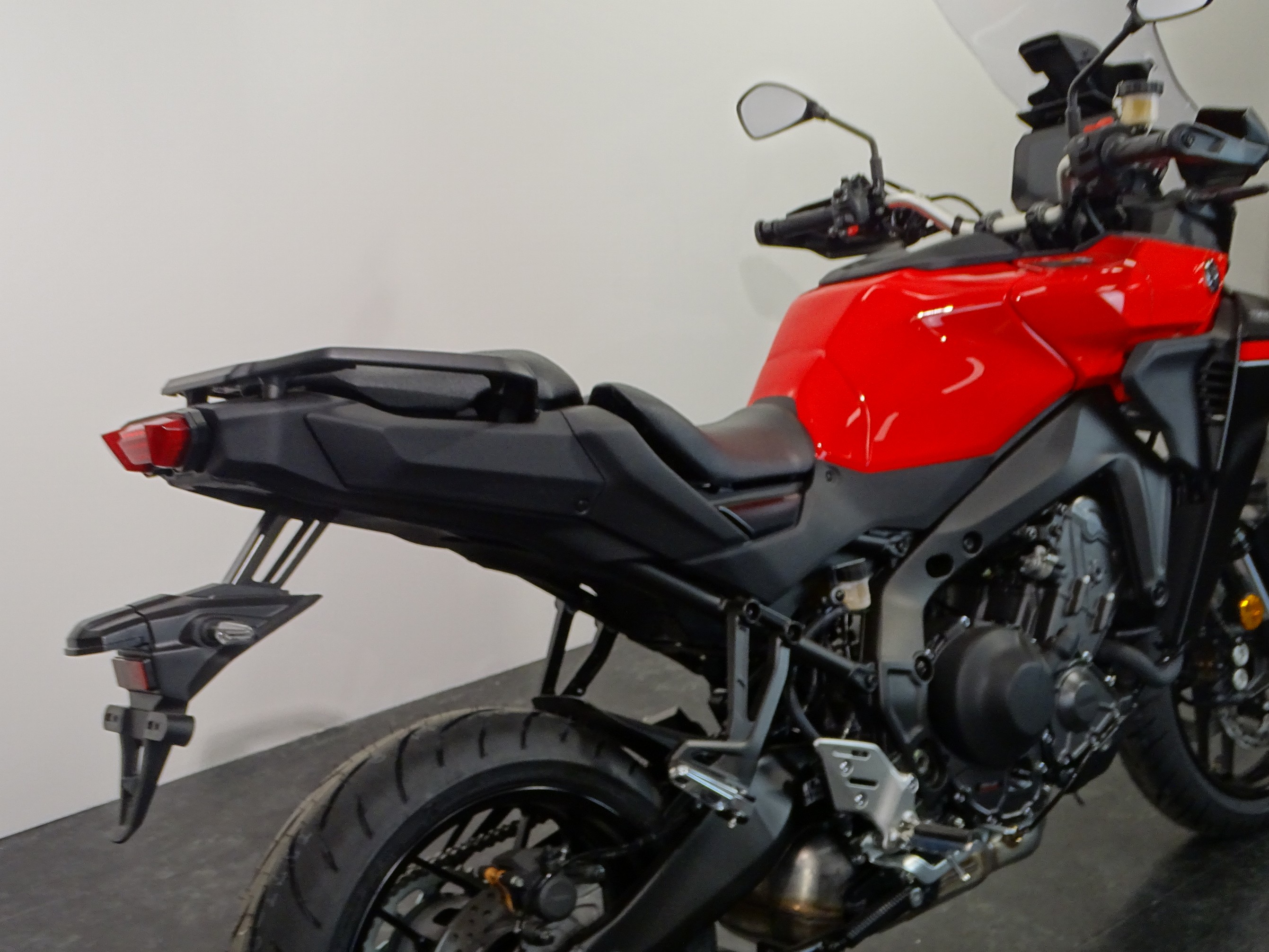YAMAHA TRACER 9