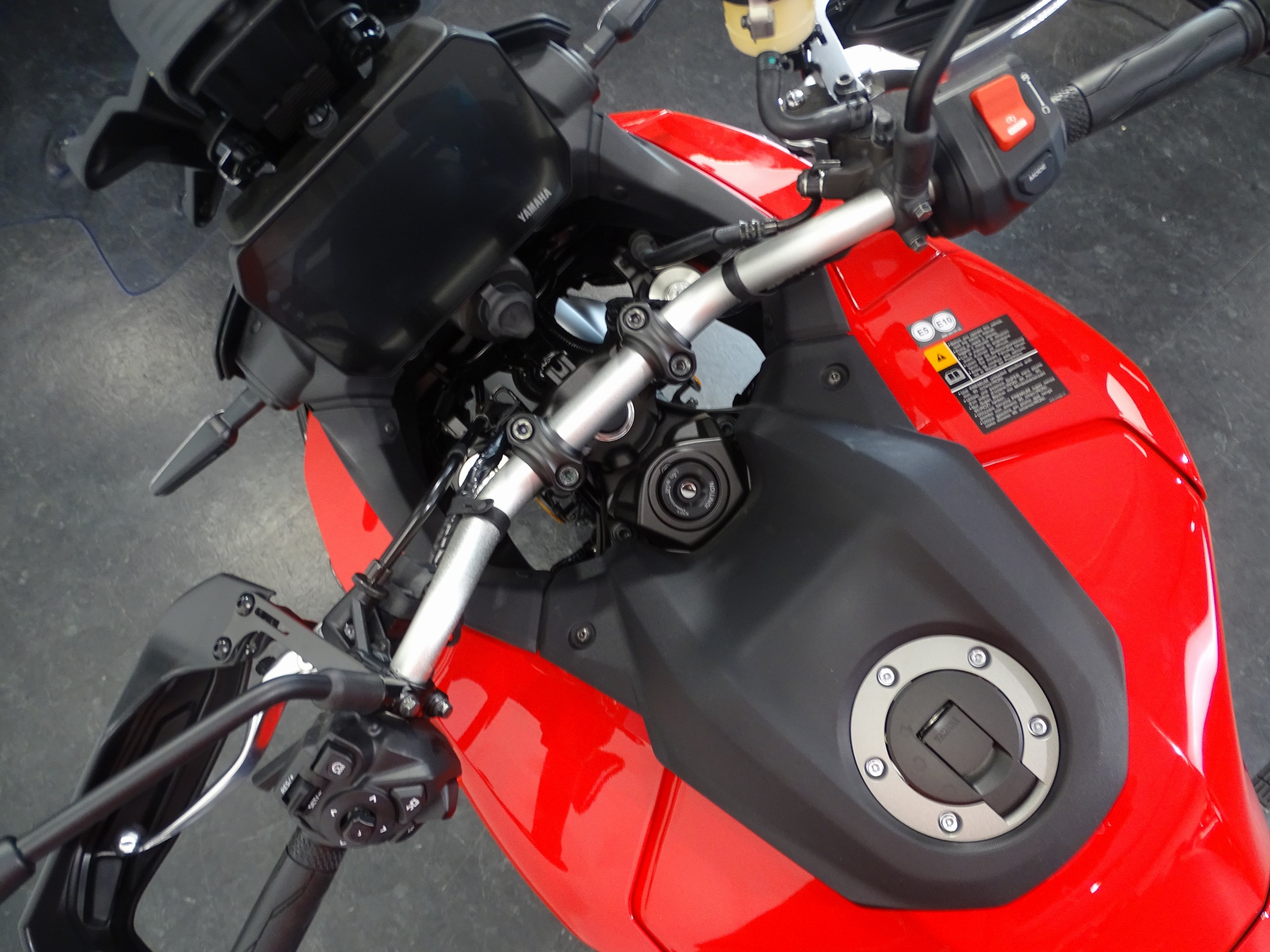 YAMAHA TRACER 9