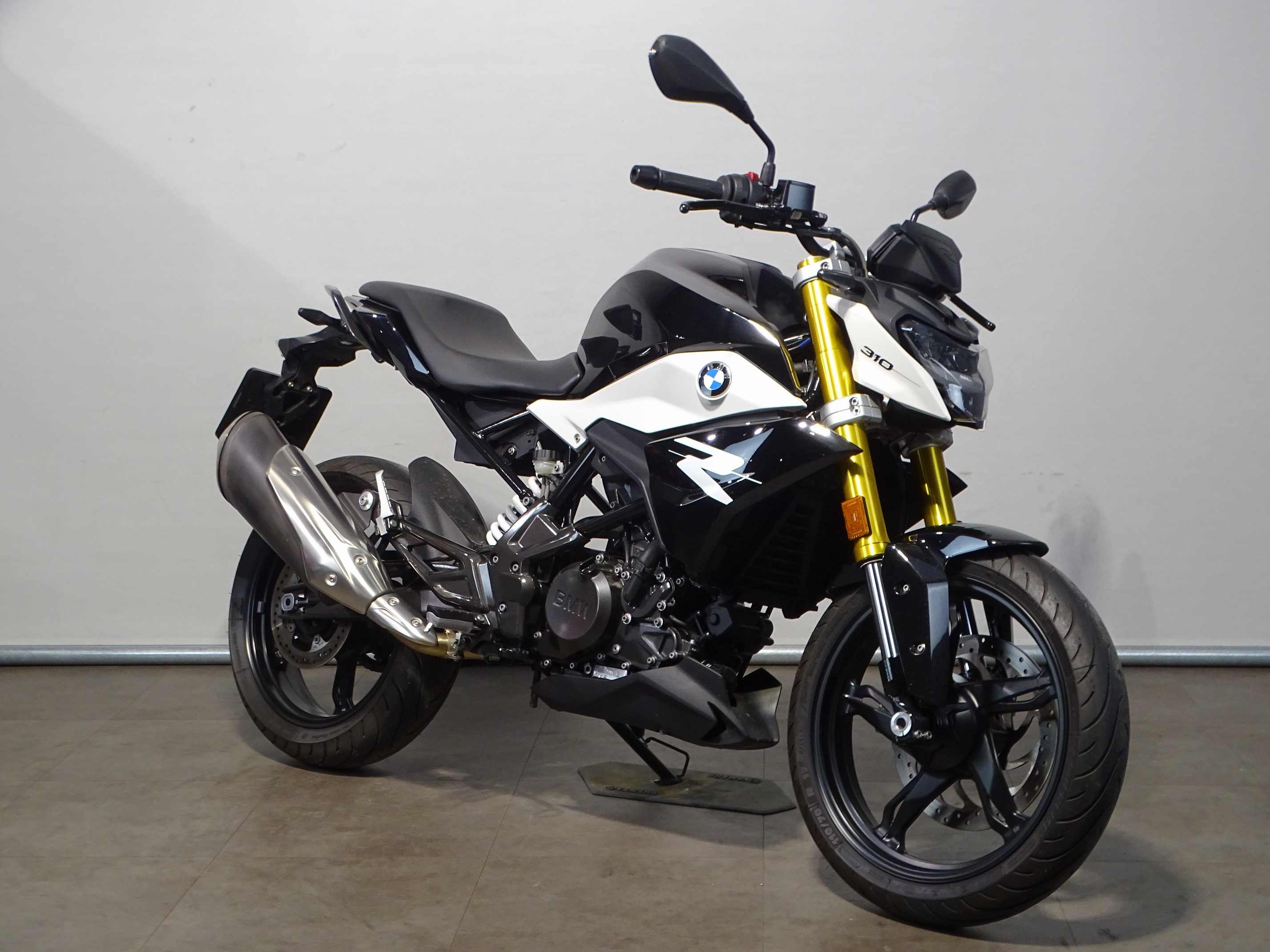 BMW G 310 R