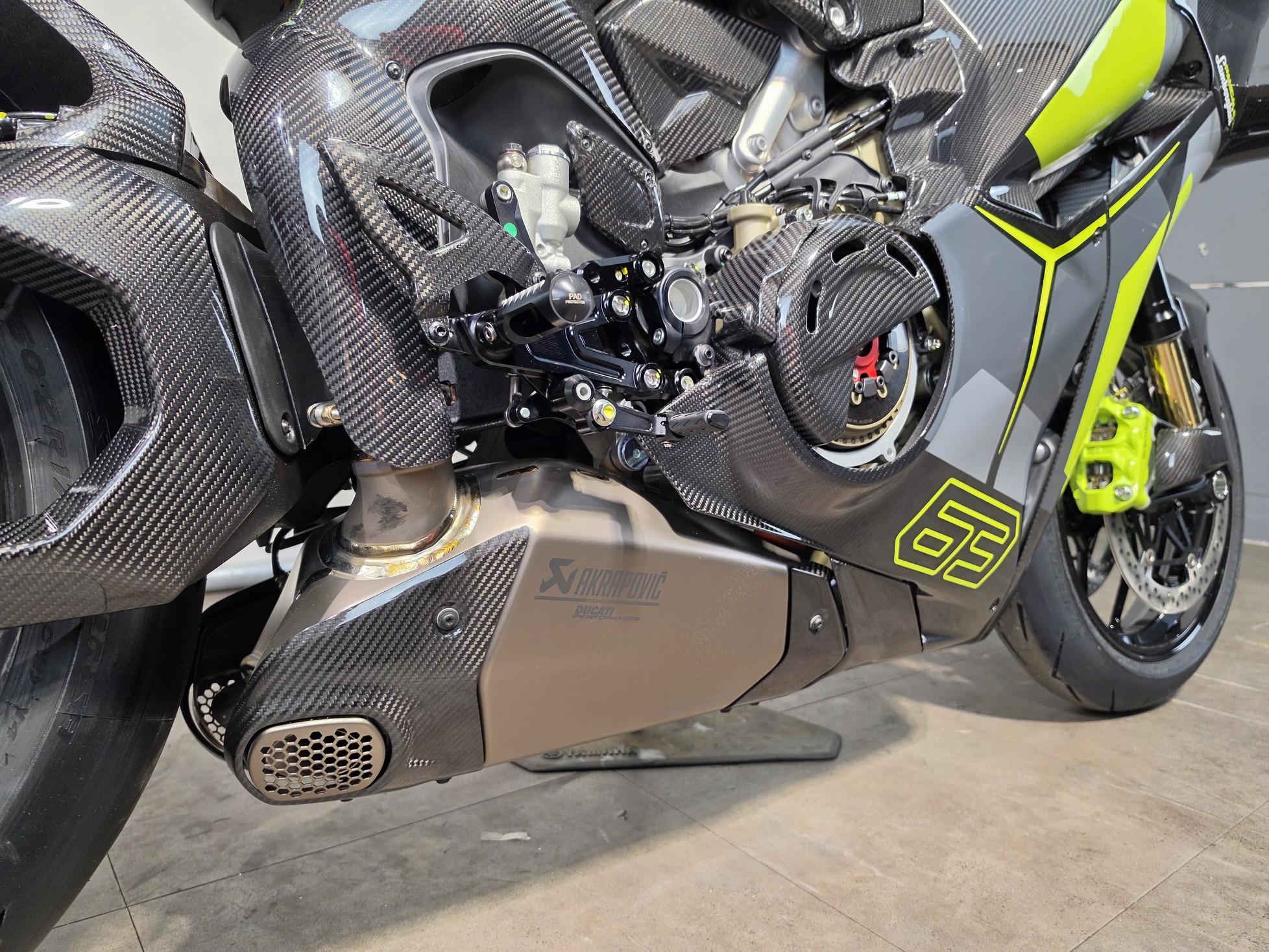 DUCATI PANIGALE V4 LAMBORGHINI