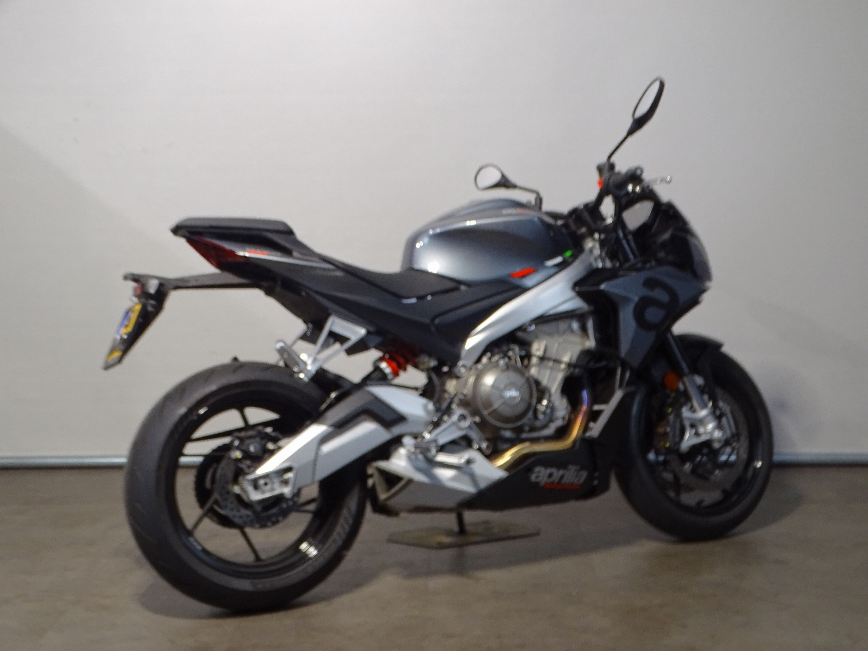 APRILIA TUONO 660