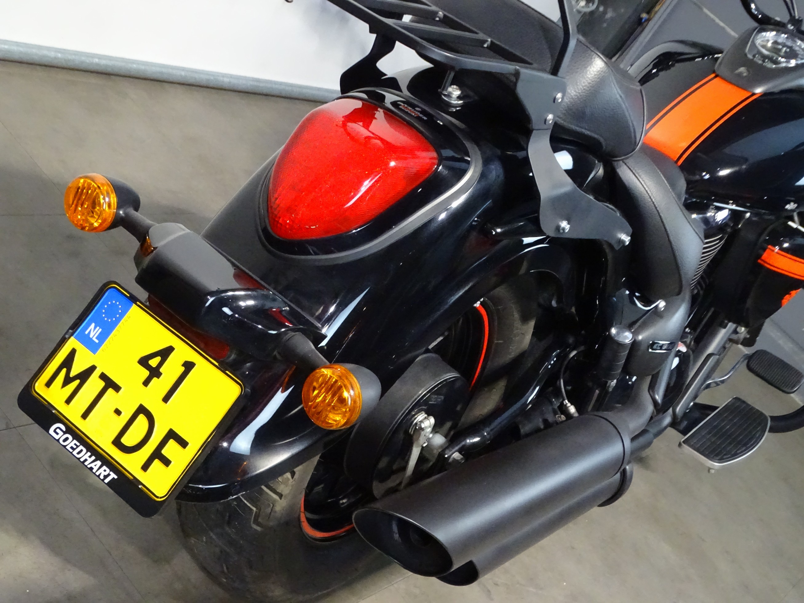 SUZUKI INTRUDER C 800