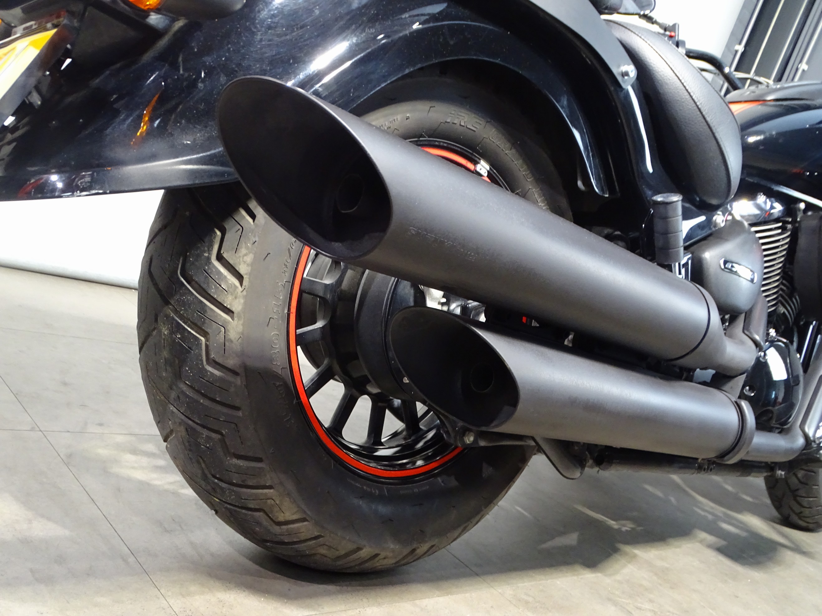 SUZUKI INTRUDER C 800