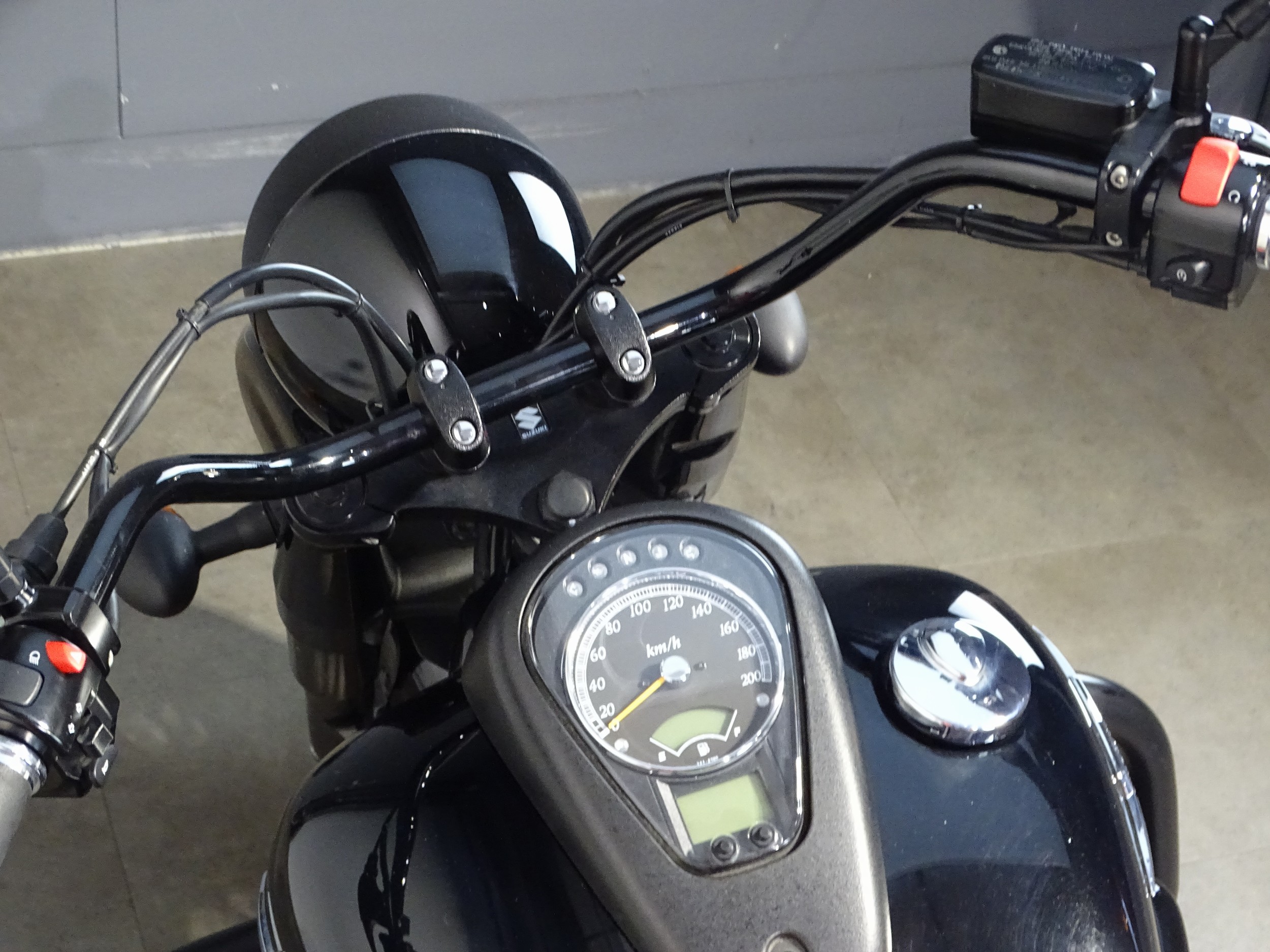 SUZUKI INTRUDER C 800